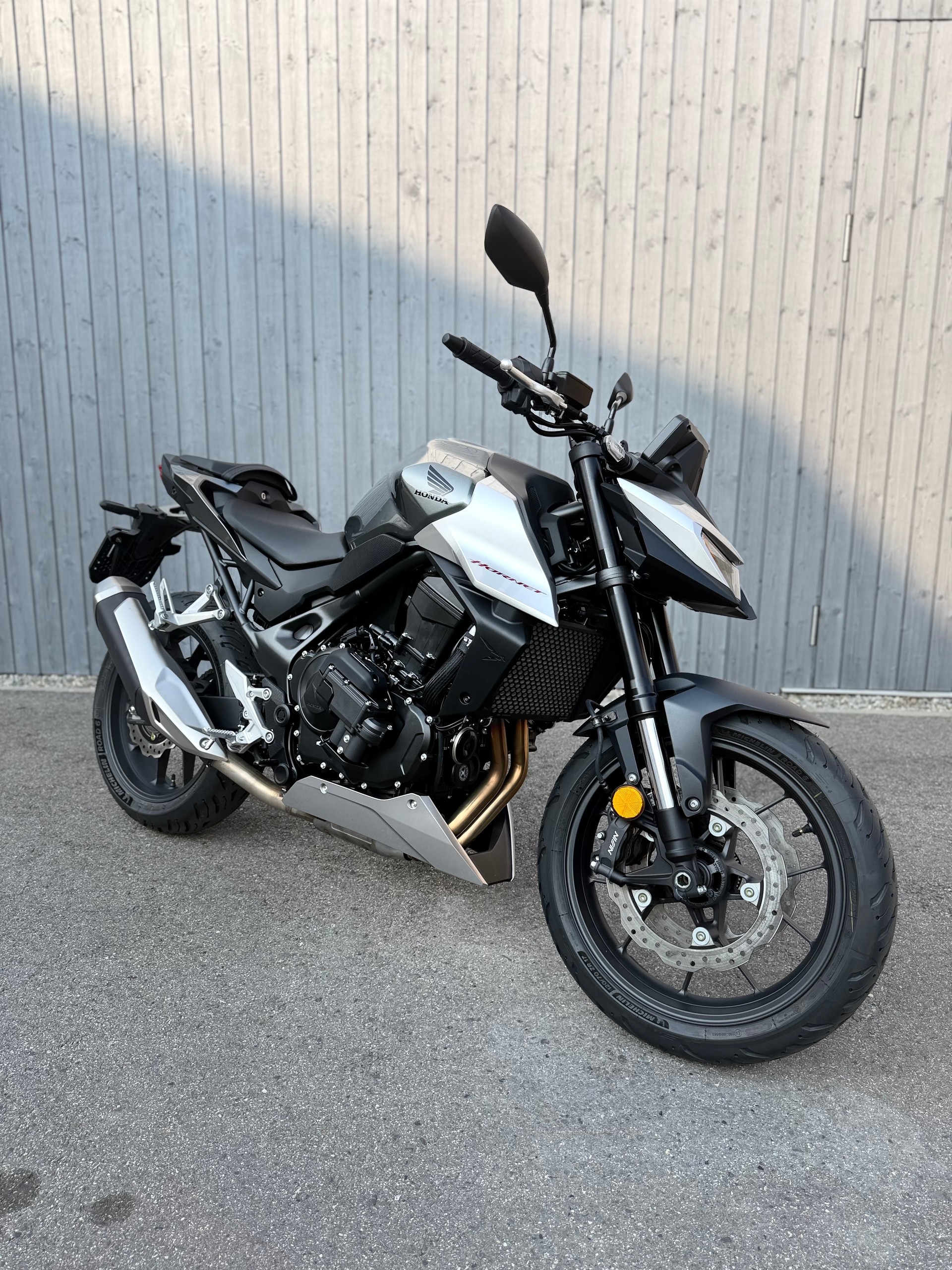 HONDA CB 750 Hornet E-Clutch-image-5