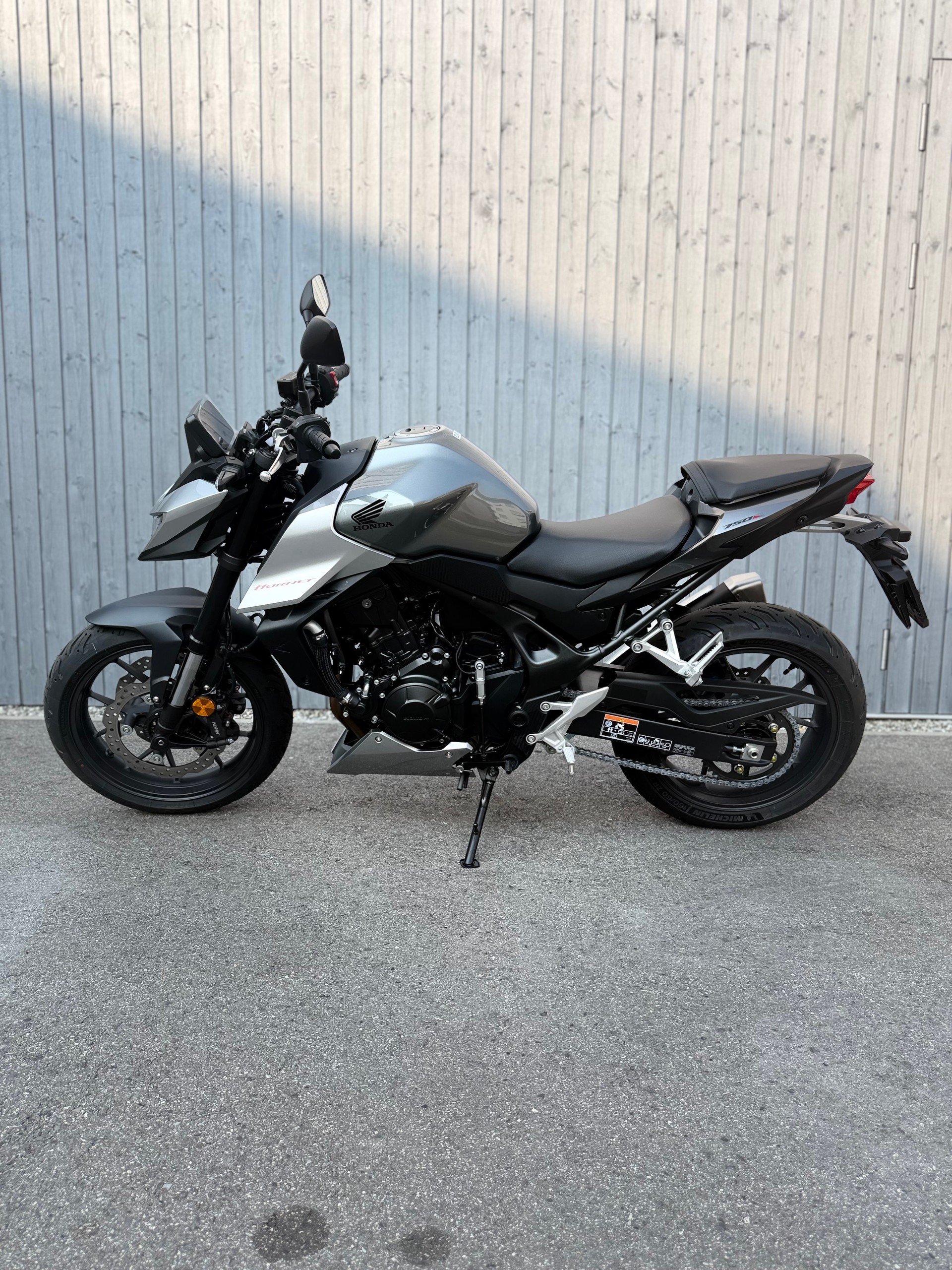 HONDA CB 750 Hornet E-Clutch-image-2