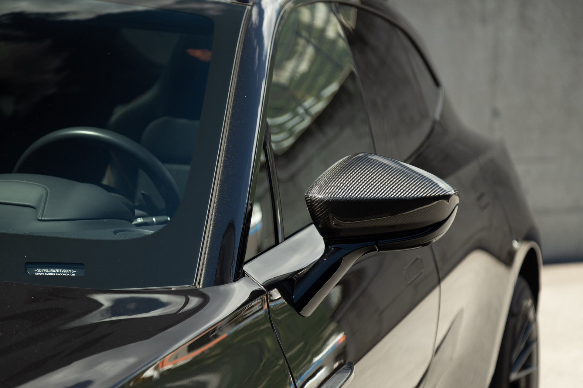 ASTON MARTIN DBX 707-image-17