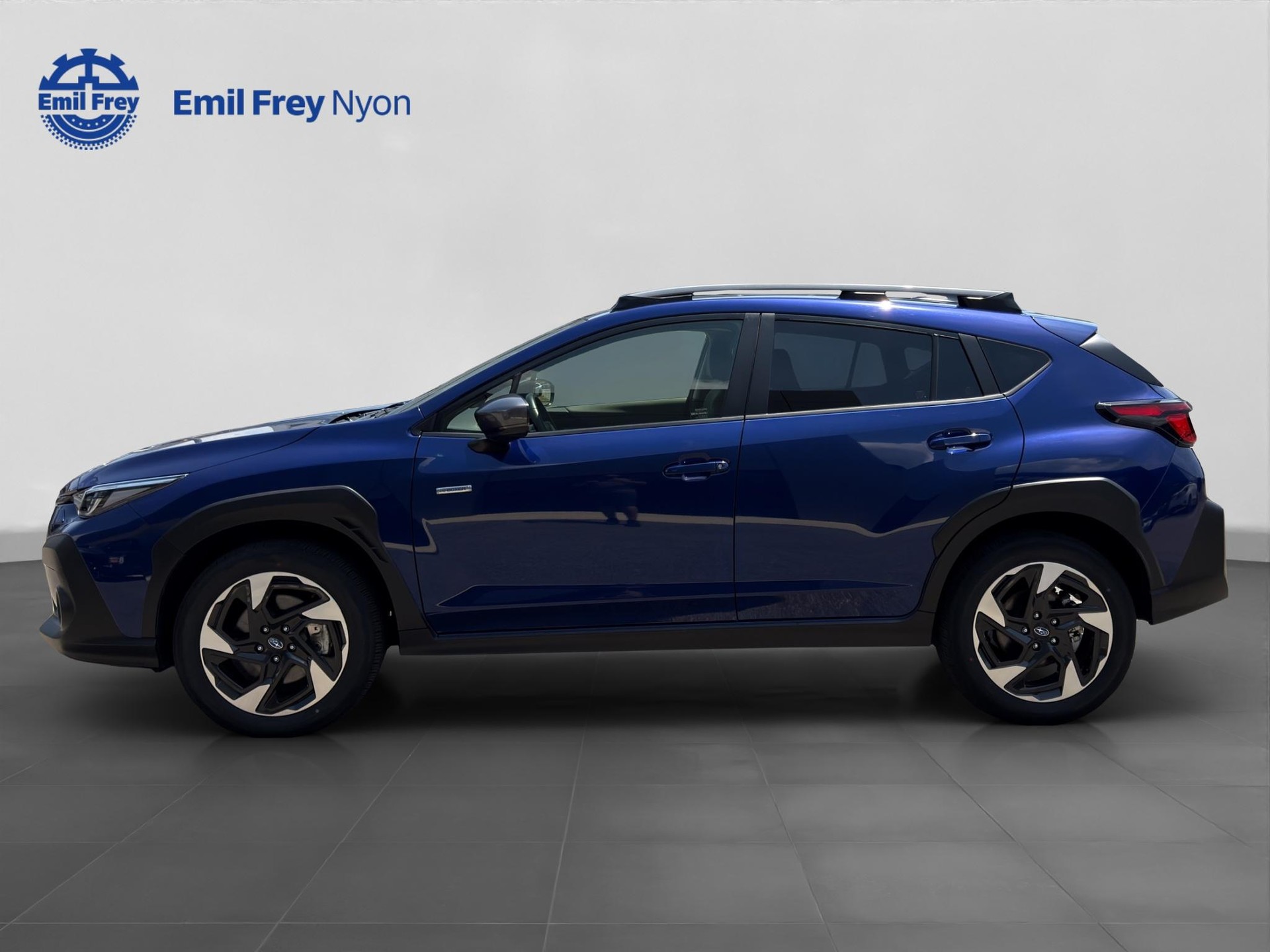 SUBARU Crosstrek 2.0i e-Boxer Luxury-showroom-element-2