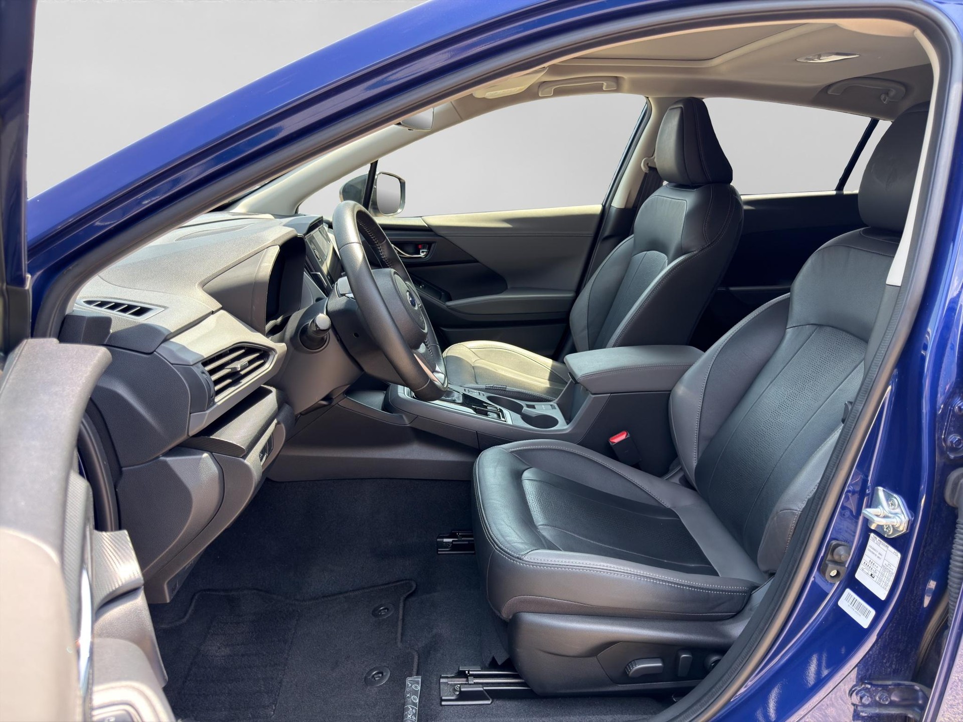 SUBARU Crosstrek 2.0i e-Boxer Luxury-showroom-element-1
