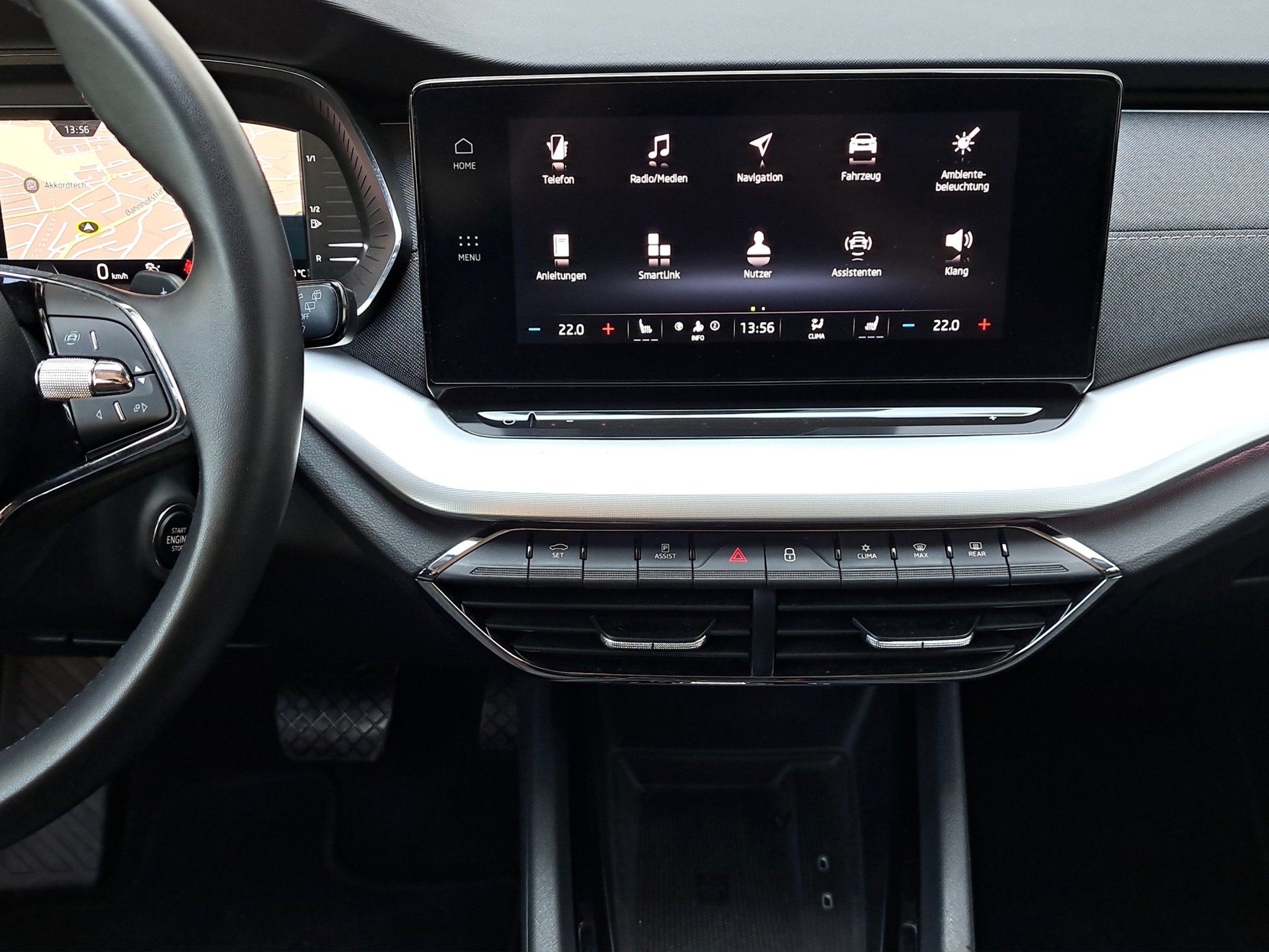 SKODA Octavia Combi 2.0 TDI DSG Style 4x4-image-10