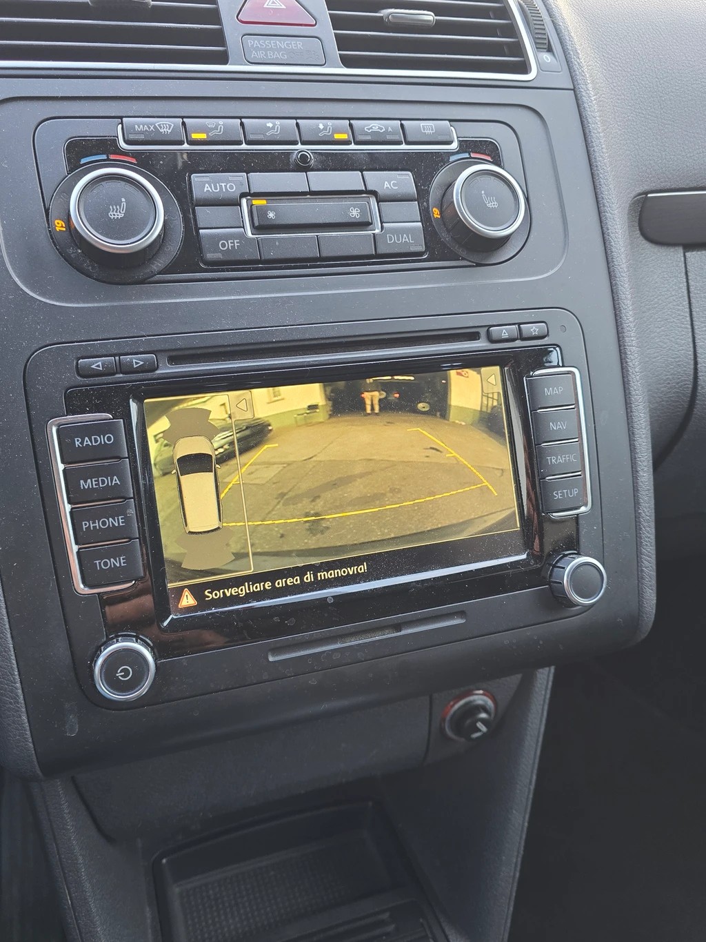 VW Touran 2.0 TDI BMT Comfortline DSG-image-15