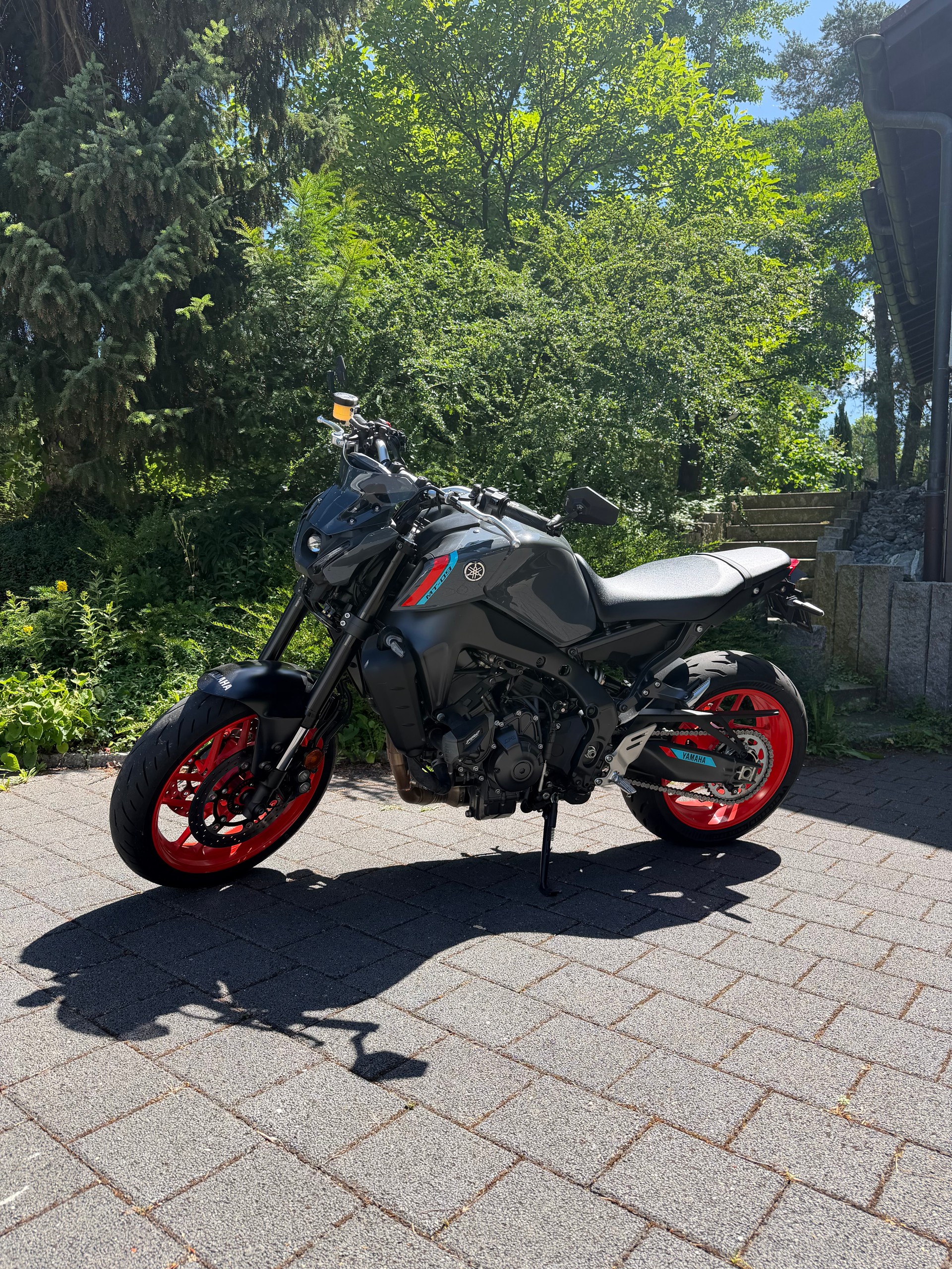 YAMAHA MT-09-image-2