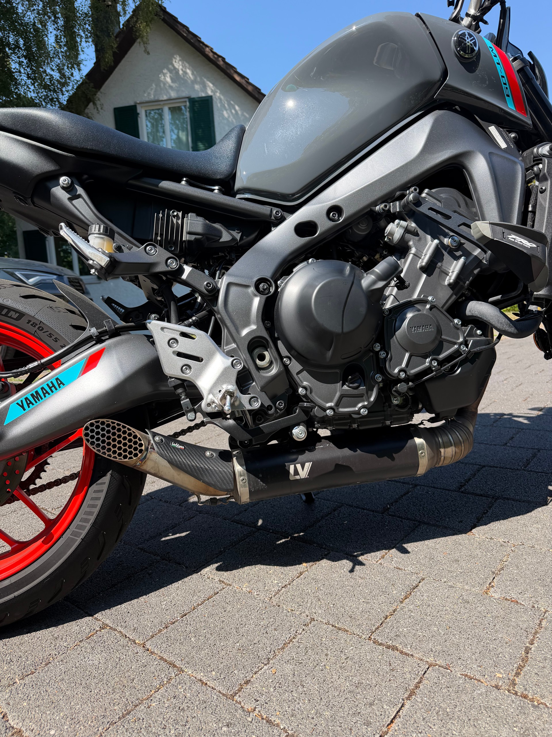 YAMAHA MT-09-image-4