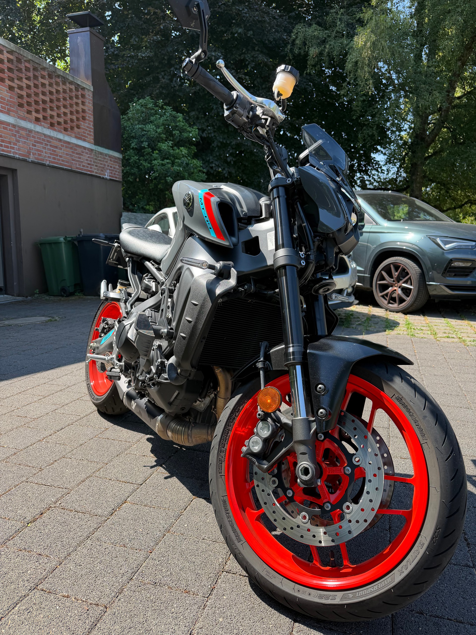YAMAHA MT-09-image-6