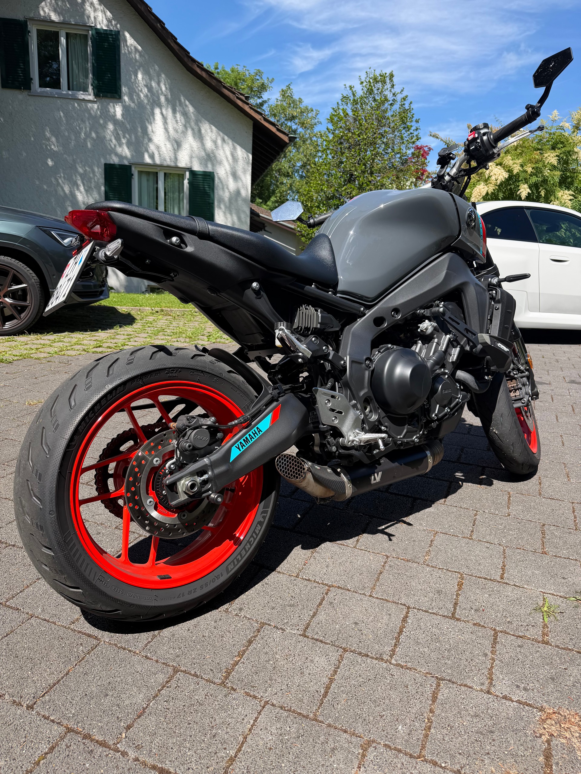 YAMAHA MT-09-image-1