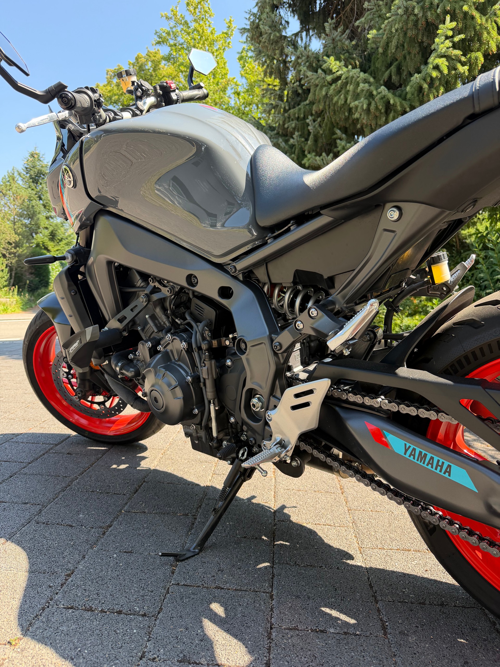 YAMAHA MT-09-image-9