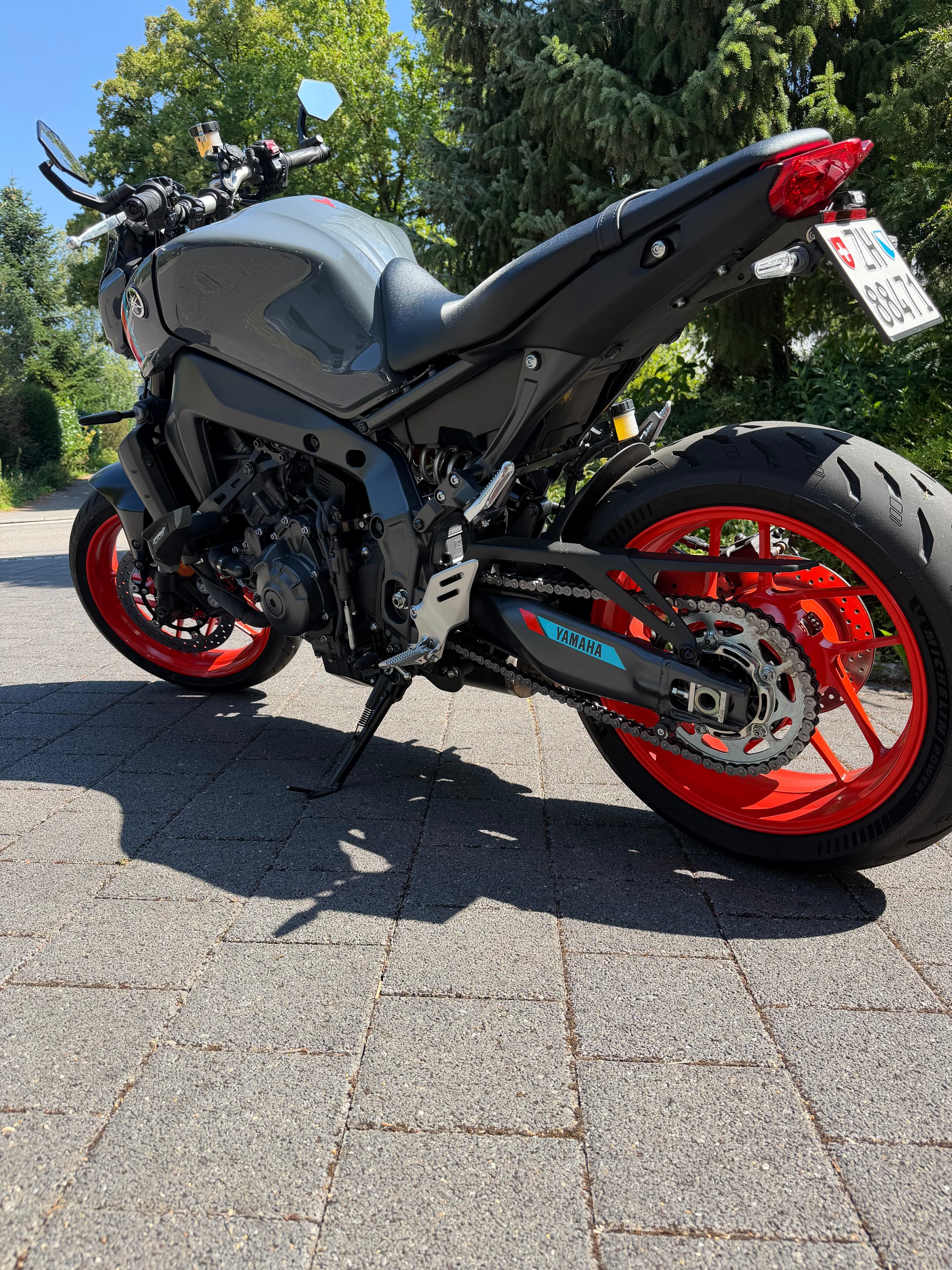 YAMAHA MT-09-image-8