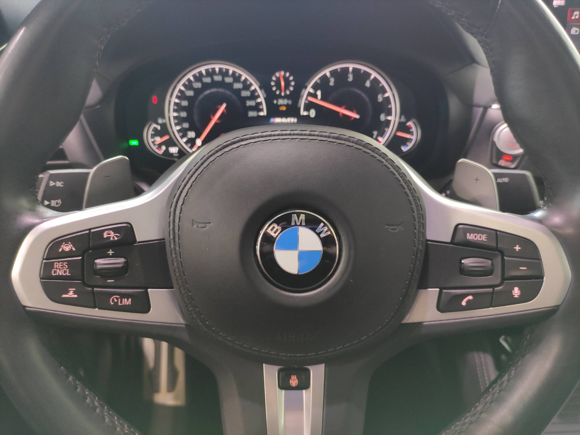 BMW X4 M40i-showroom-element-3