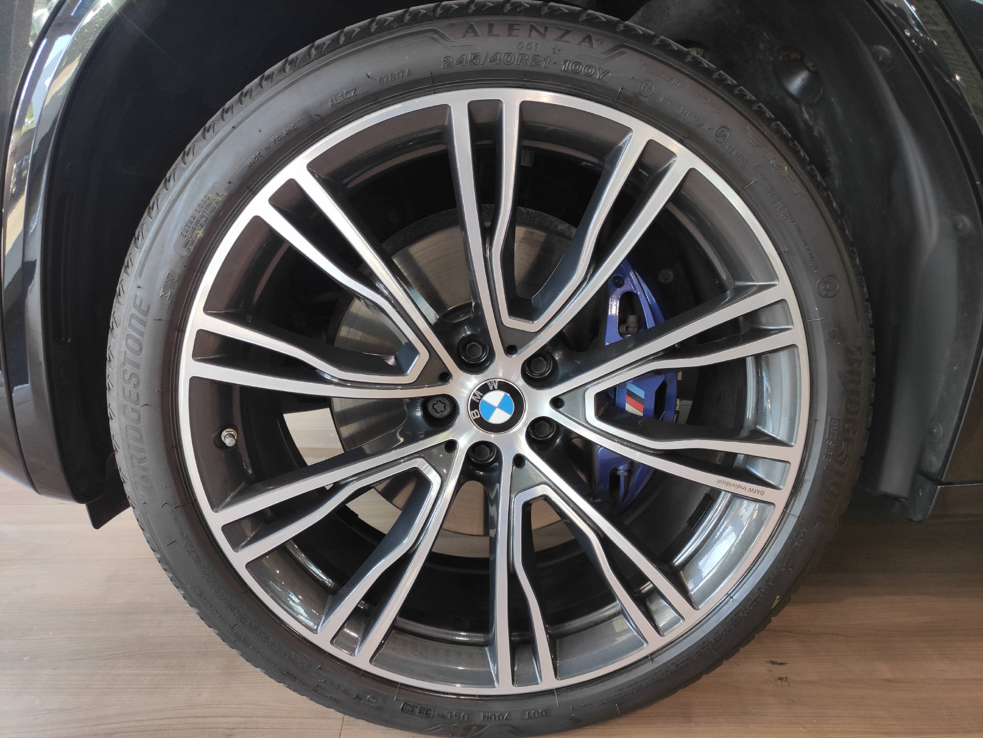 BMW X4 M40i-showroom-element-2