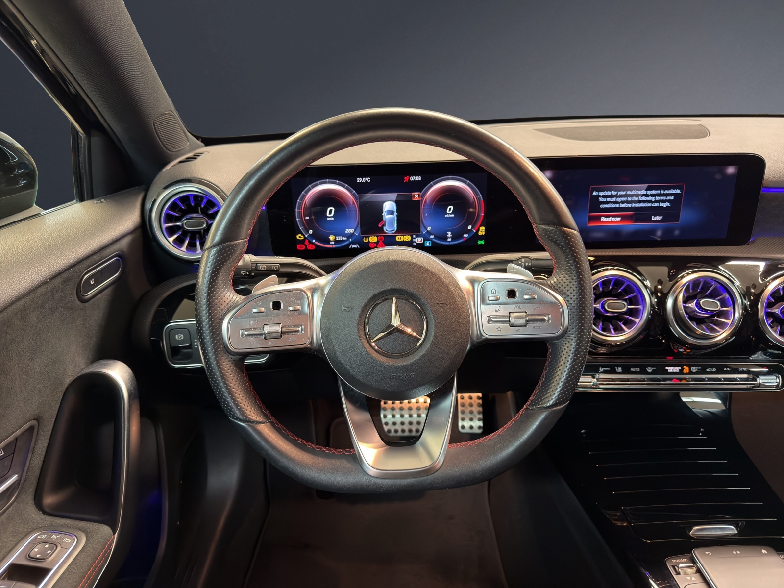 MERCEDES-BENZ A 200 AMG Line-image-8