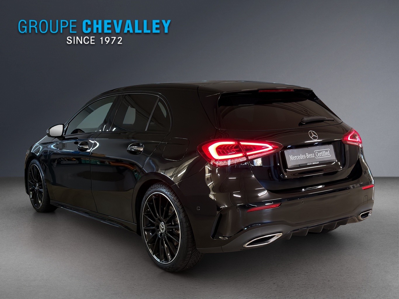MERCEDES-BENZ A 200 AMG Line-showroom-element-3