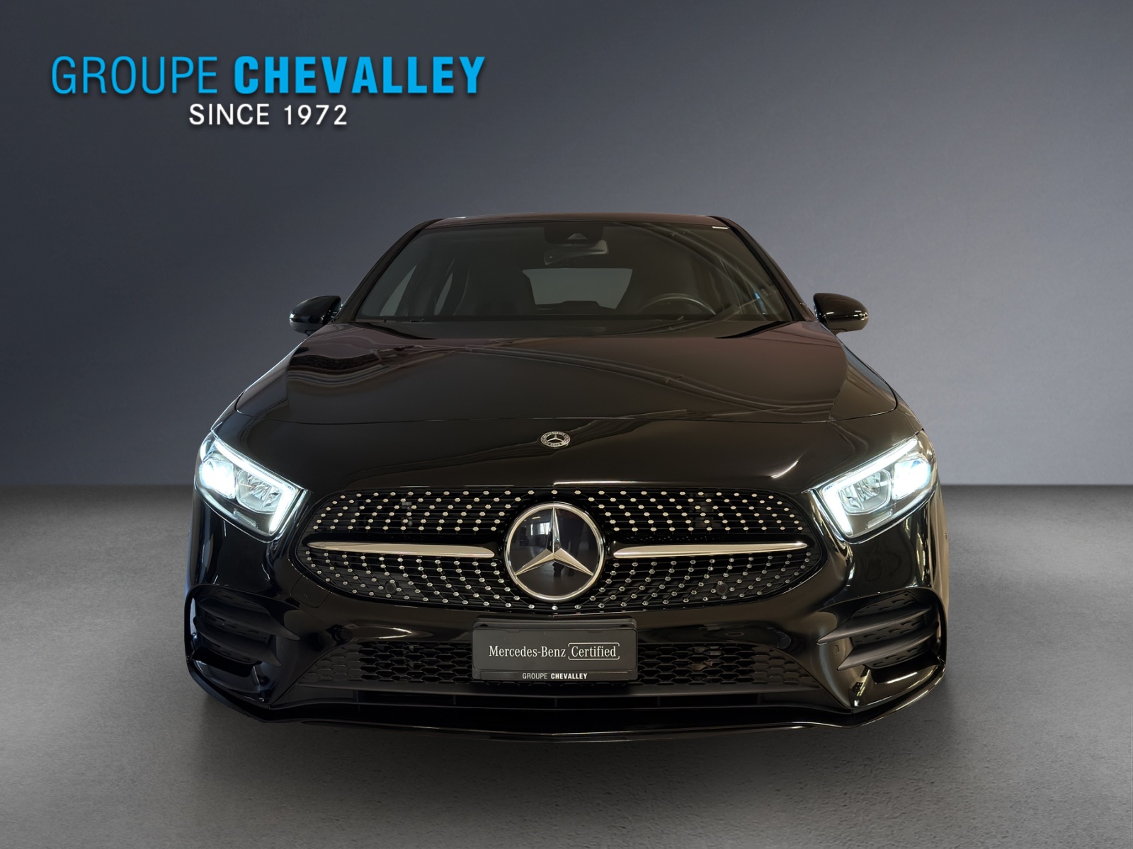 MERCEDES-BENZ A 200 AMG Line-showroom-element-1