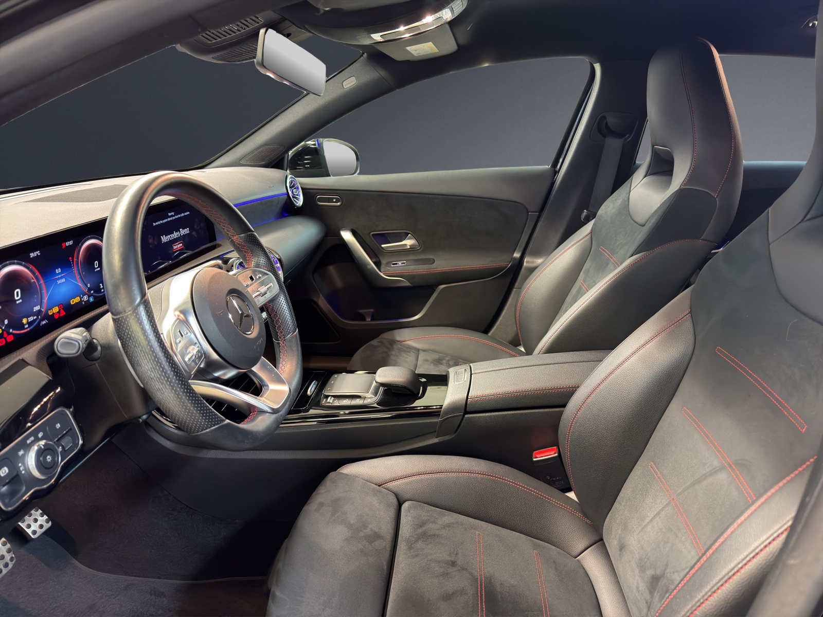 MERCEDES-BENZ A 200 AMG Line-image-5