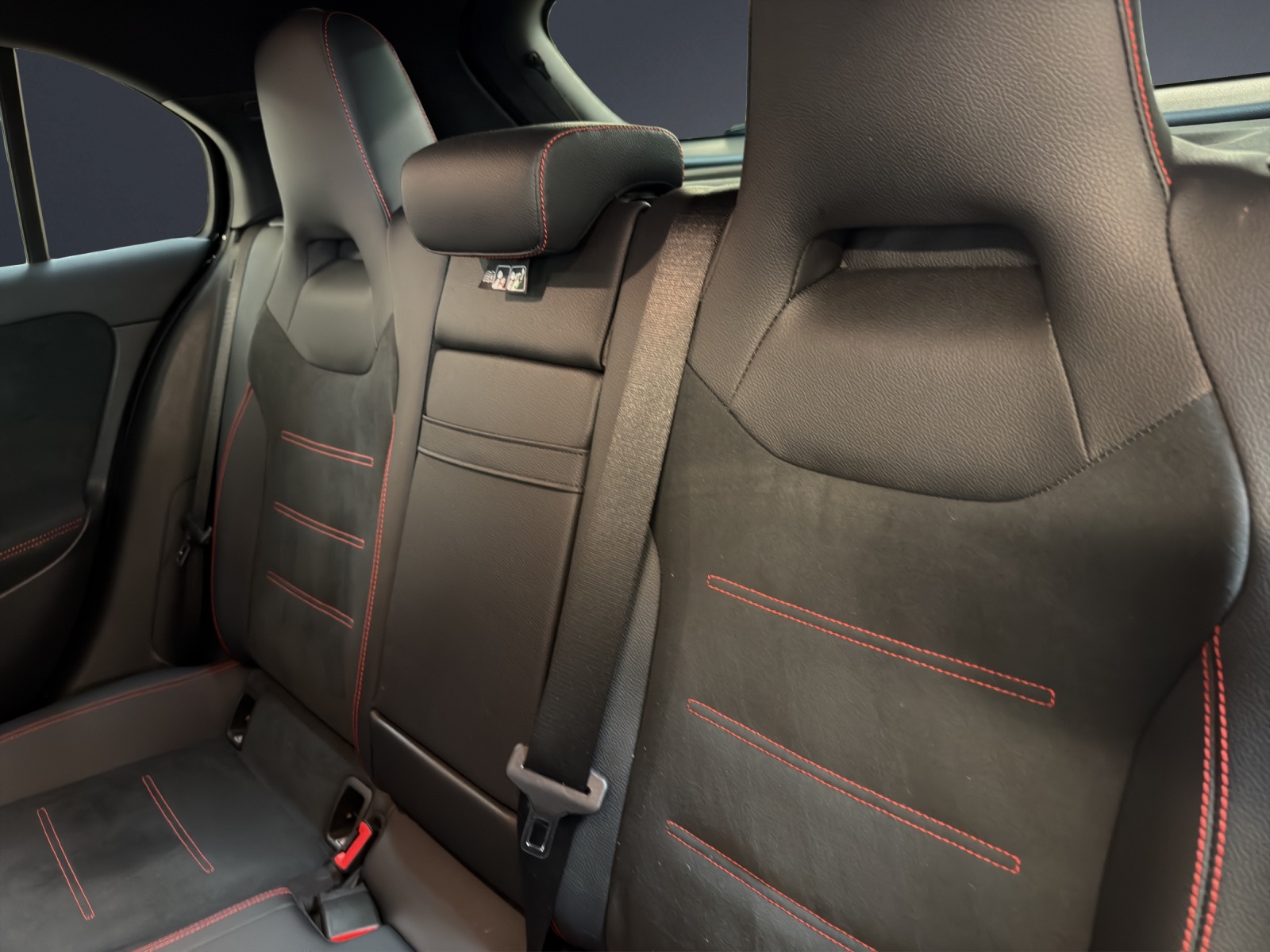 MERCEDES-BENZ A 200 AMG Line-image-15