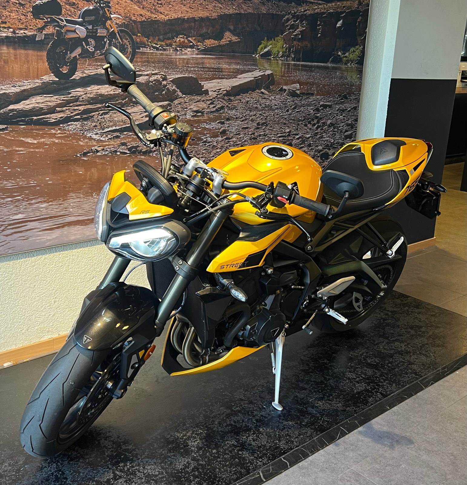 TRIUMPH Street Triple 765 RS-image-2