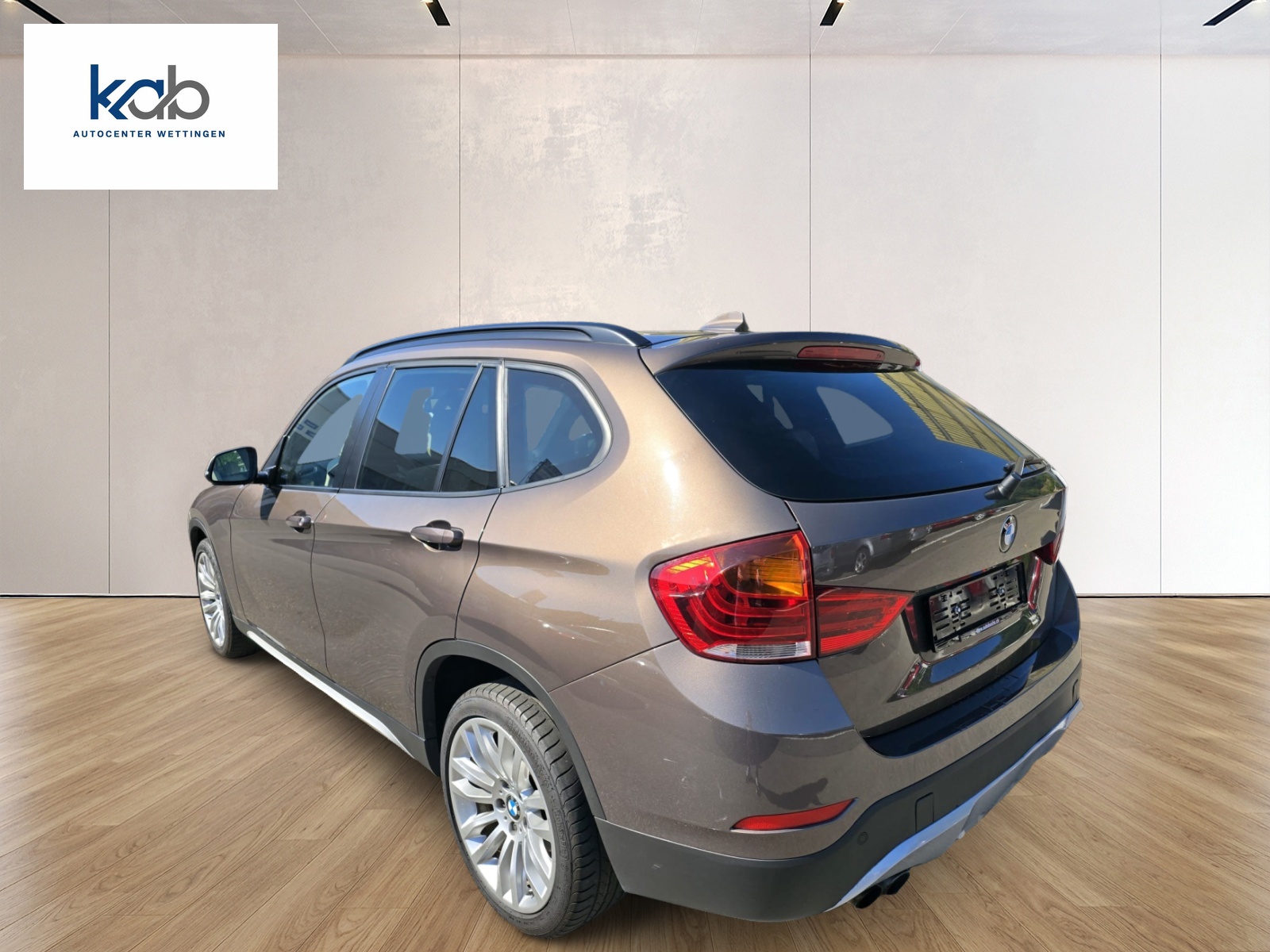 BMW X1 xDrive 20i Sport Line Steptronic-showroom-element-3