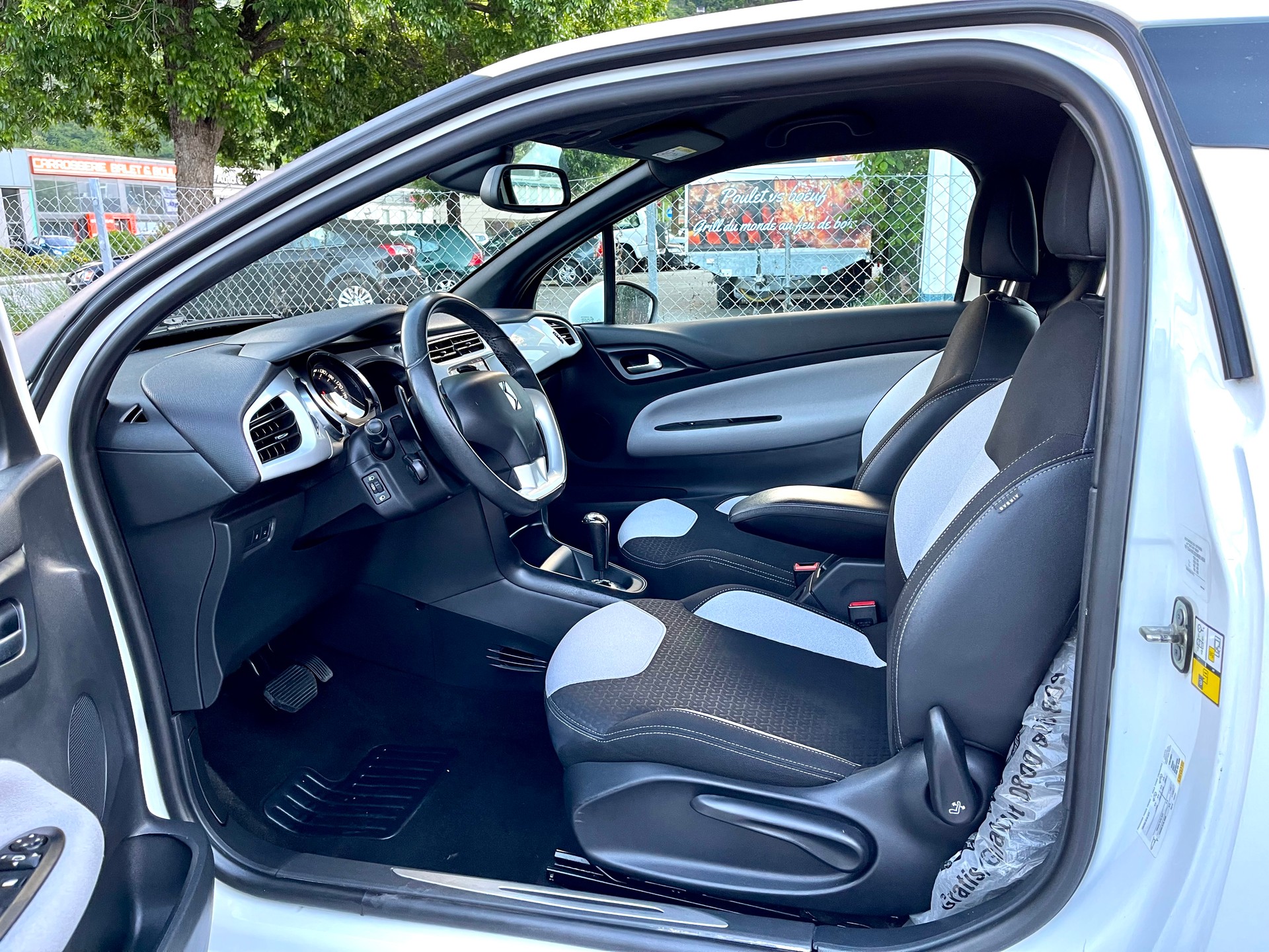 DS AUTOMOBILES DS3 1.2 VTi Chic ETG5-image-7