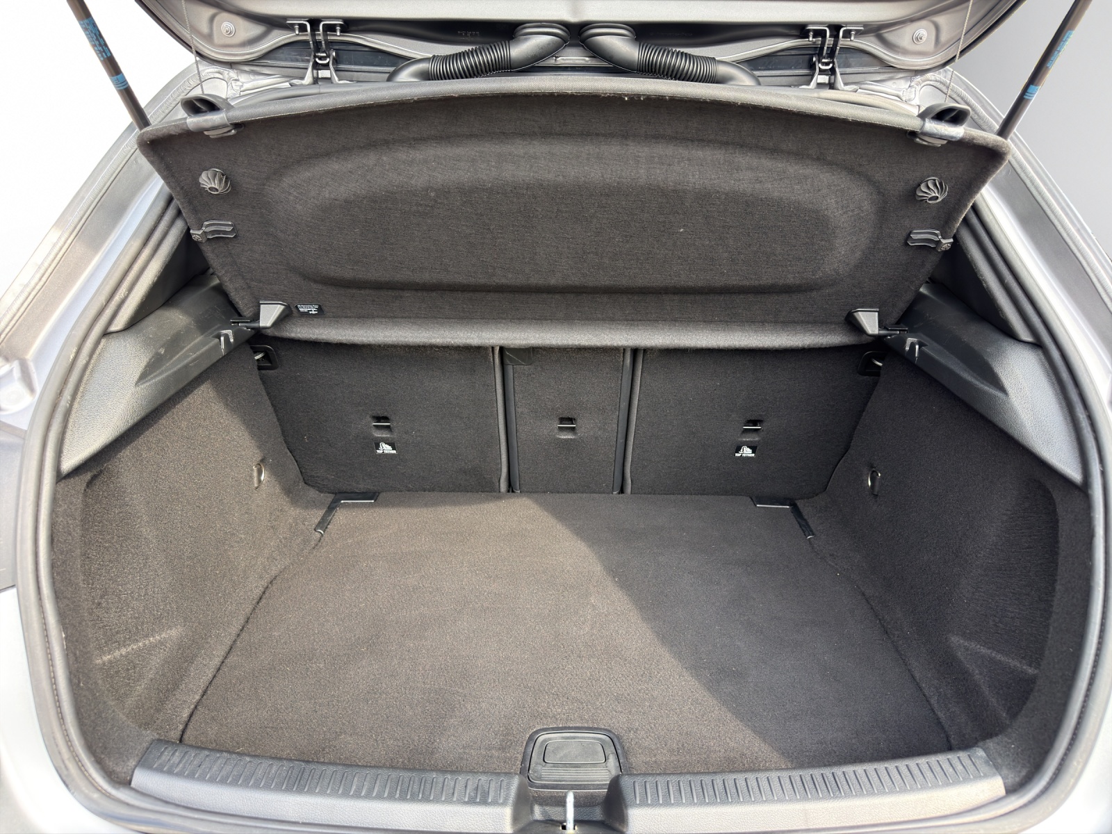 MERCEDES-BENZ A 200 AMG Line 4Matic-image-13