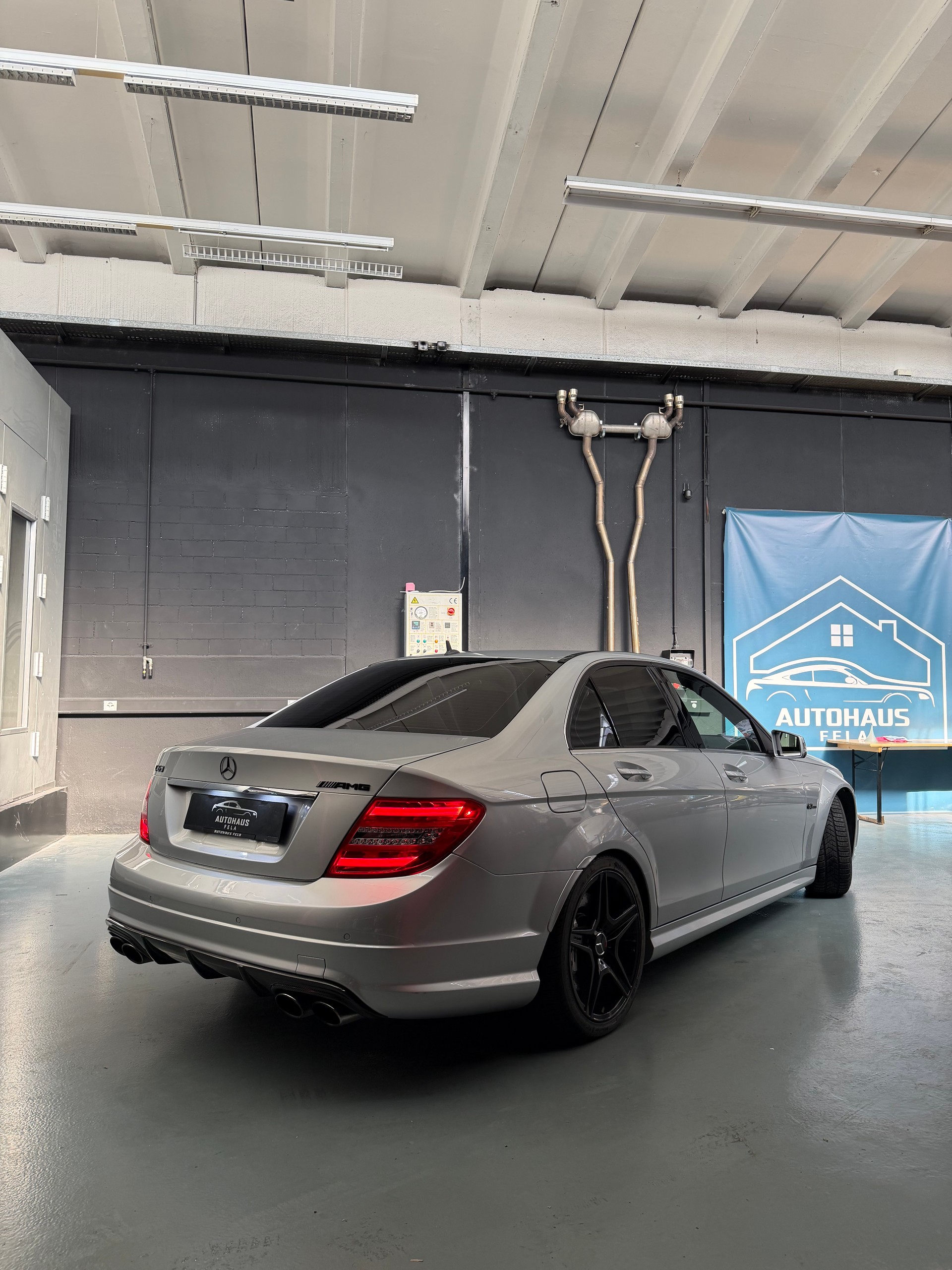 MERCEDES-BENZ C 63 AMG Avantgarde 7G-Tronic-showroom-element-1
