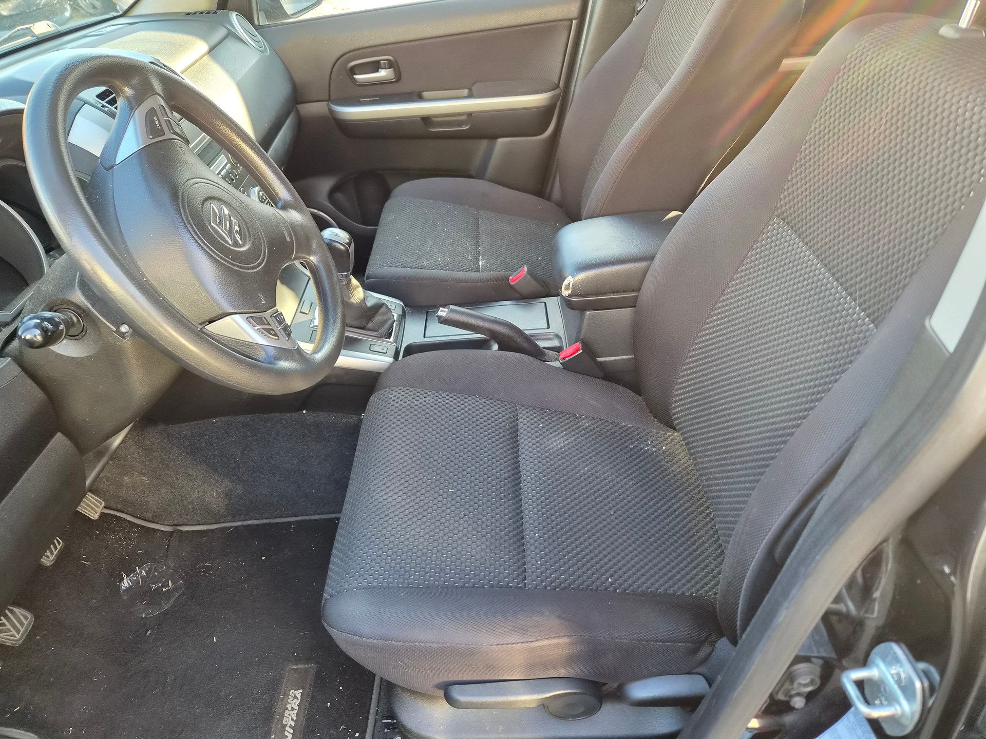 SUZUKI Grand Vitara 2.4 16V GL Top-image-6