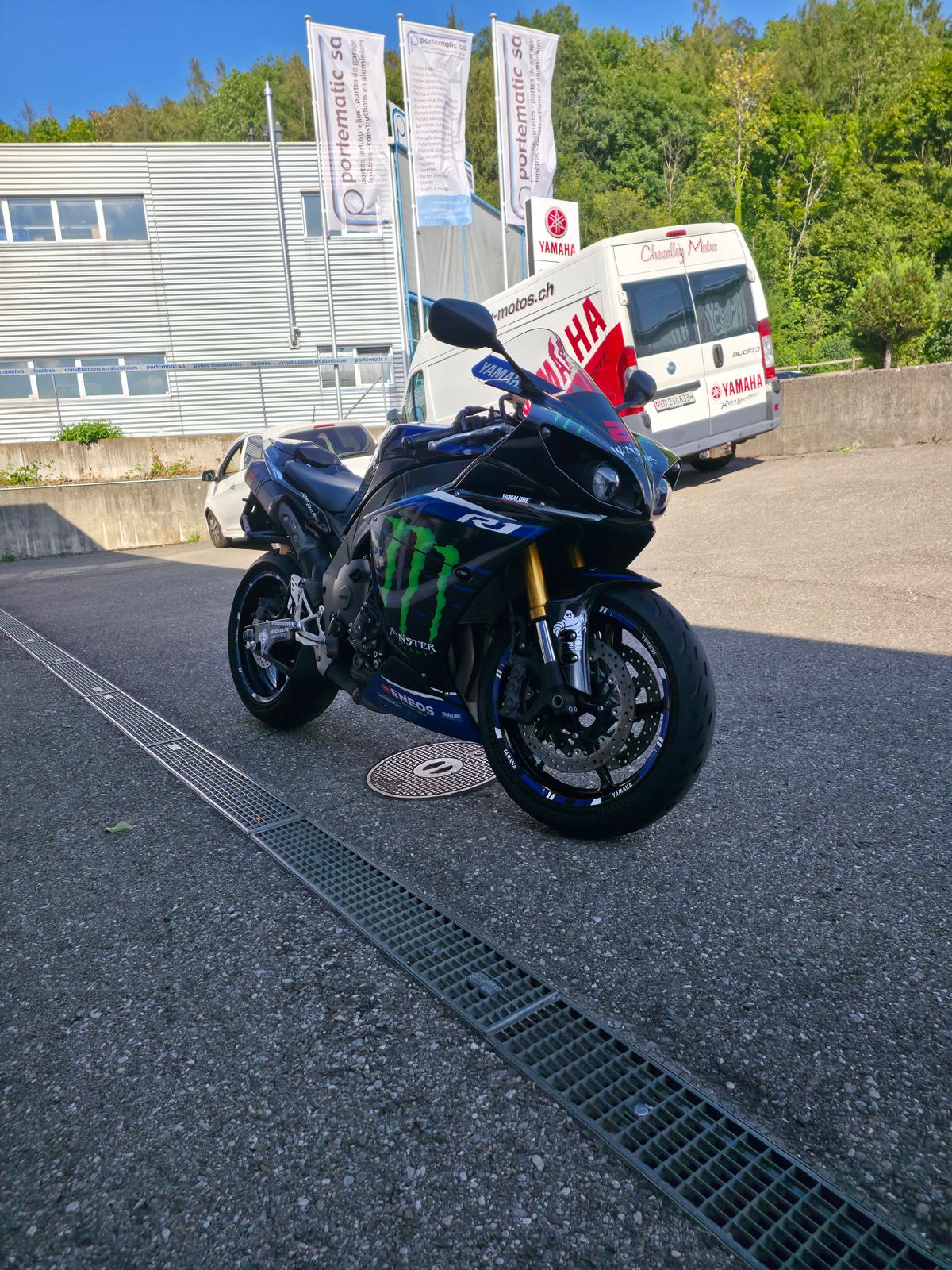 YAMAHA YZF-R1 / DEPOT-VENTE-image-4
