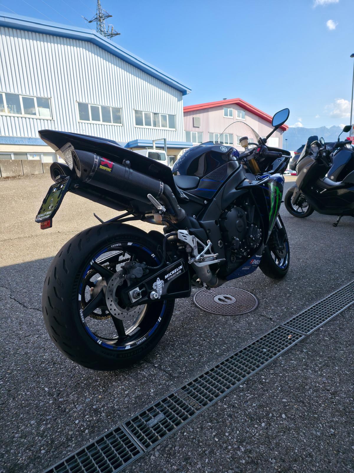 YAMAHA YZF-R1 / DEPOT-VENTE-image-3