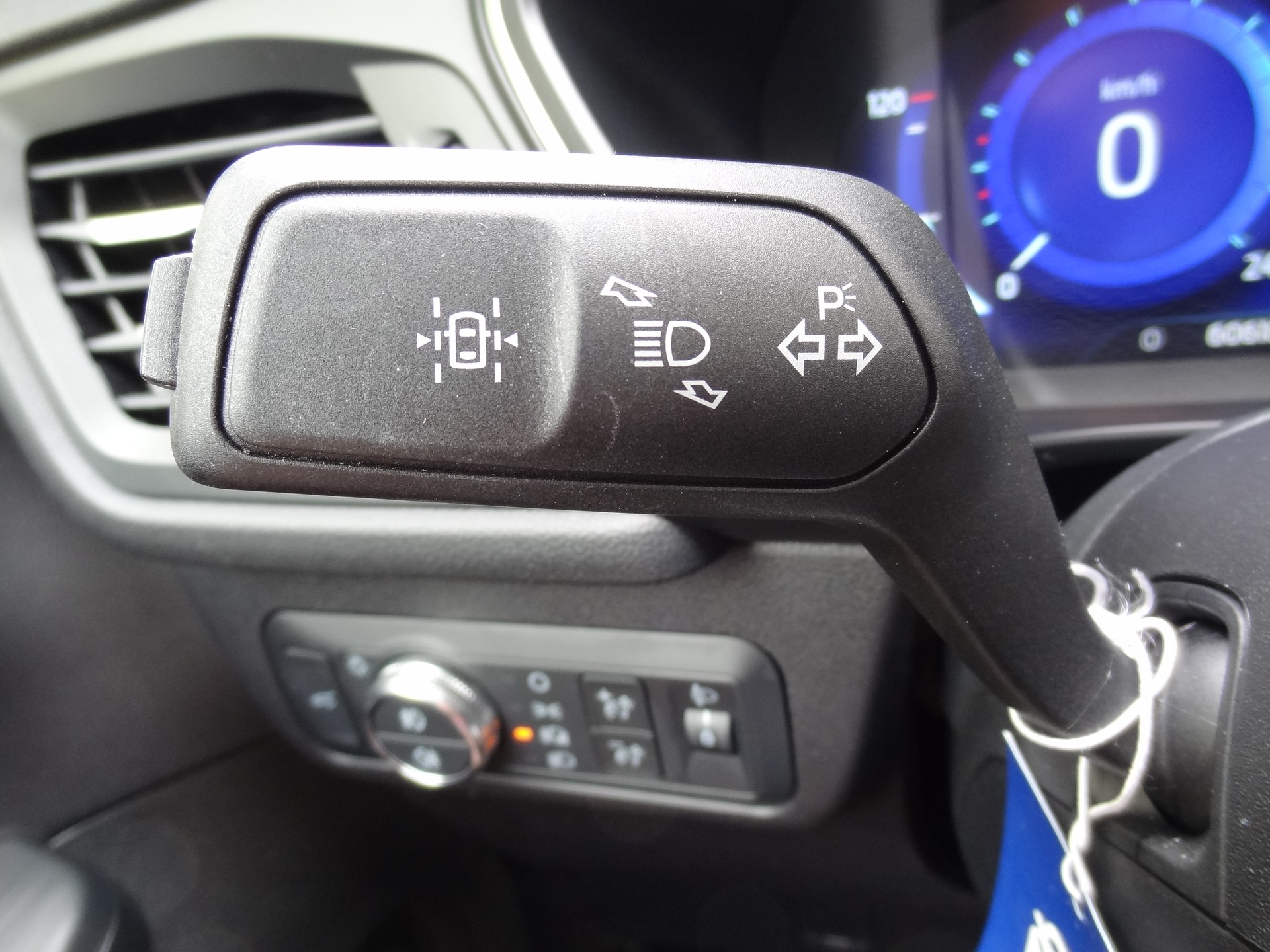 FORD Kuga 2.5 FHEV Titanium X 4WD-image-14