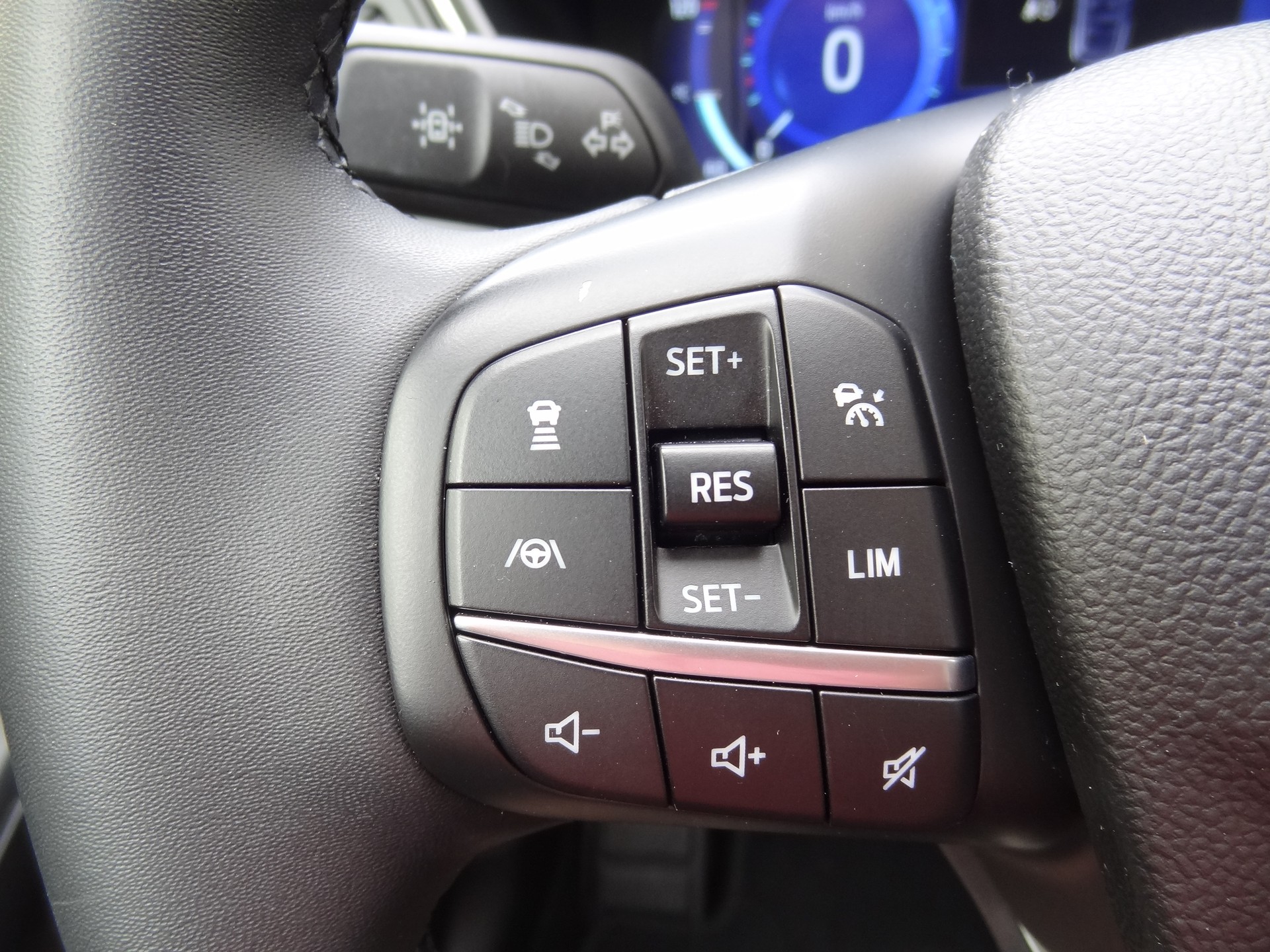 FORD Kuga 2.5 FHEV Titanium X 4WD-image-13