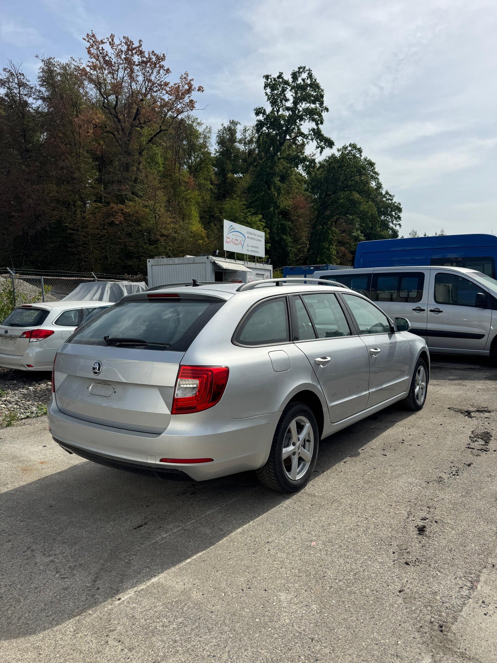 SKODA Superb 2.0 TDi Ambition DSG-image-5