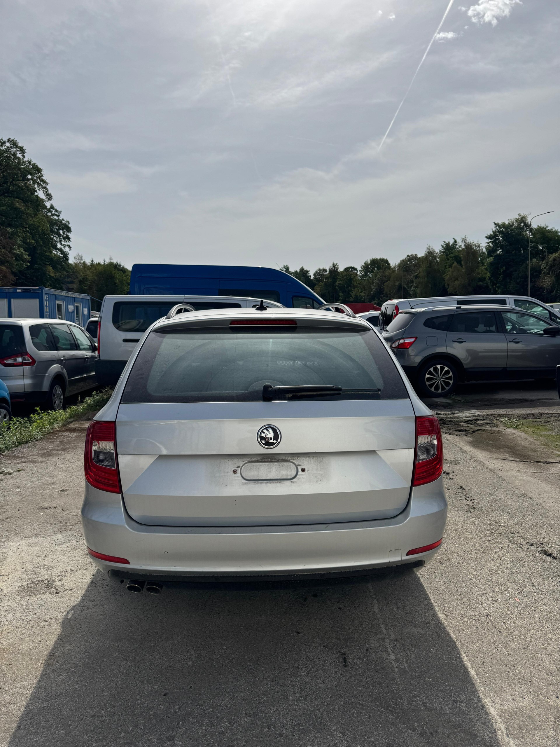 SKODA Superb 2.0 TDi Ambition DSG-showroom-element-1