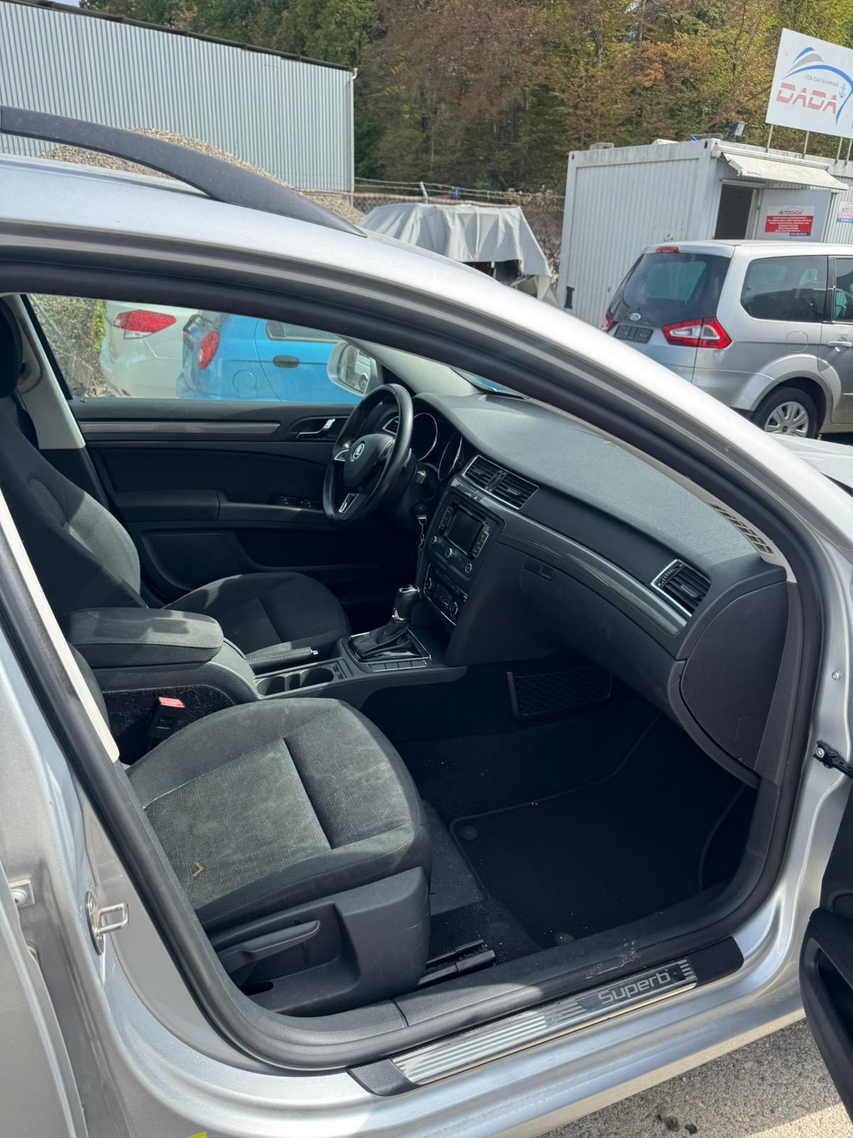 SKODA Superb 2.0 TDi Ambition DSG-image-16