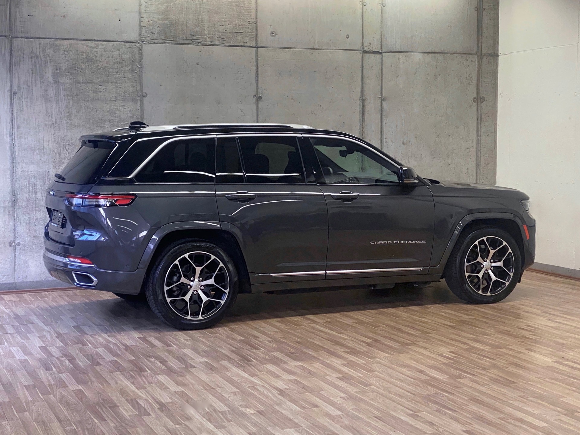 JEEP Grand Cherokee 2.0 *Plug-in-Hybrid*Summit*Swiss*Reserve*4xe*-showroom-element-2