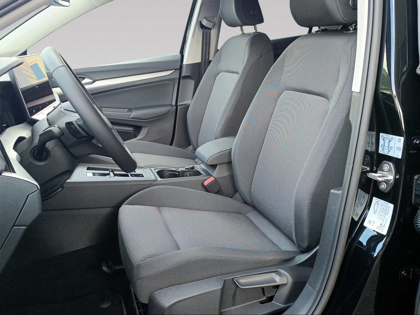 VW Golf 1.5 e TSI mHEV Value DSG-image-7