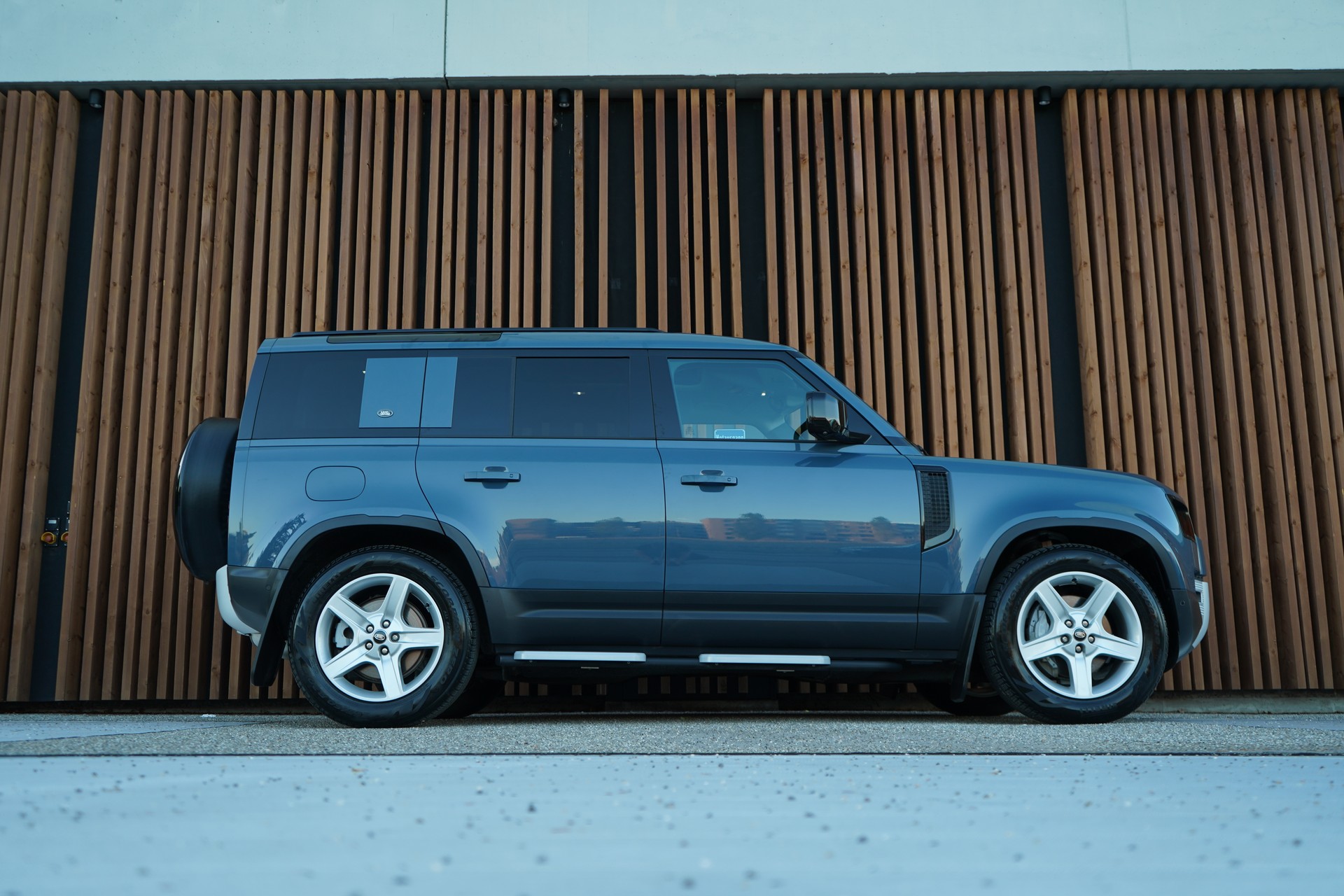 LAND ROVER DEFENDER 110 3.0 D I6 300 X-DYNAMIK HSE AWD AT8 l 300 PS