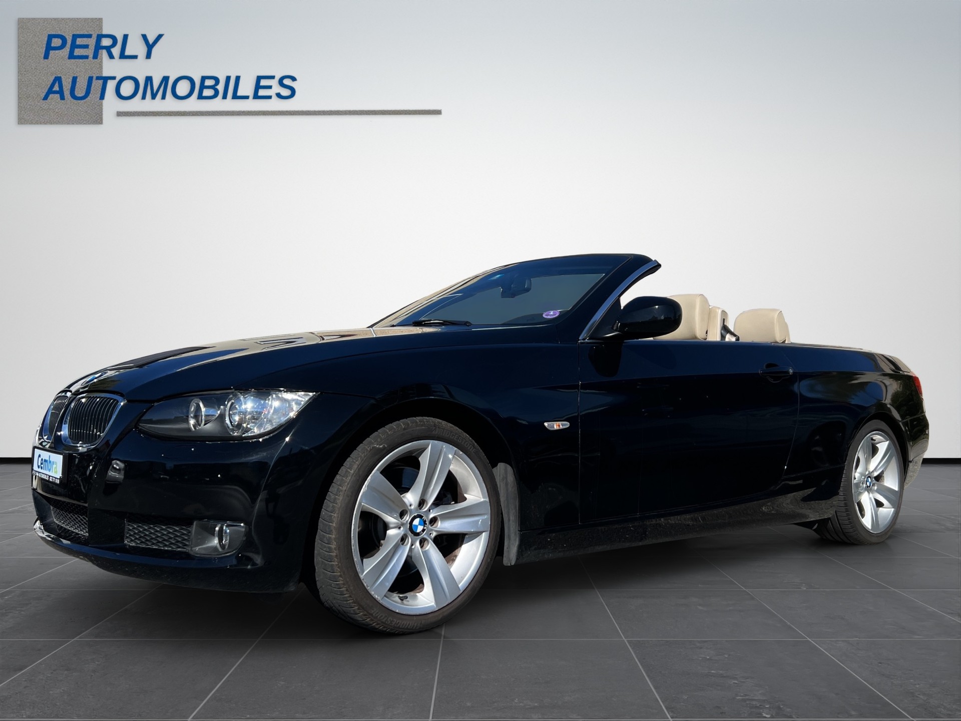 BMW 325i Cabriolet-showroom-element-1