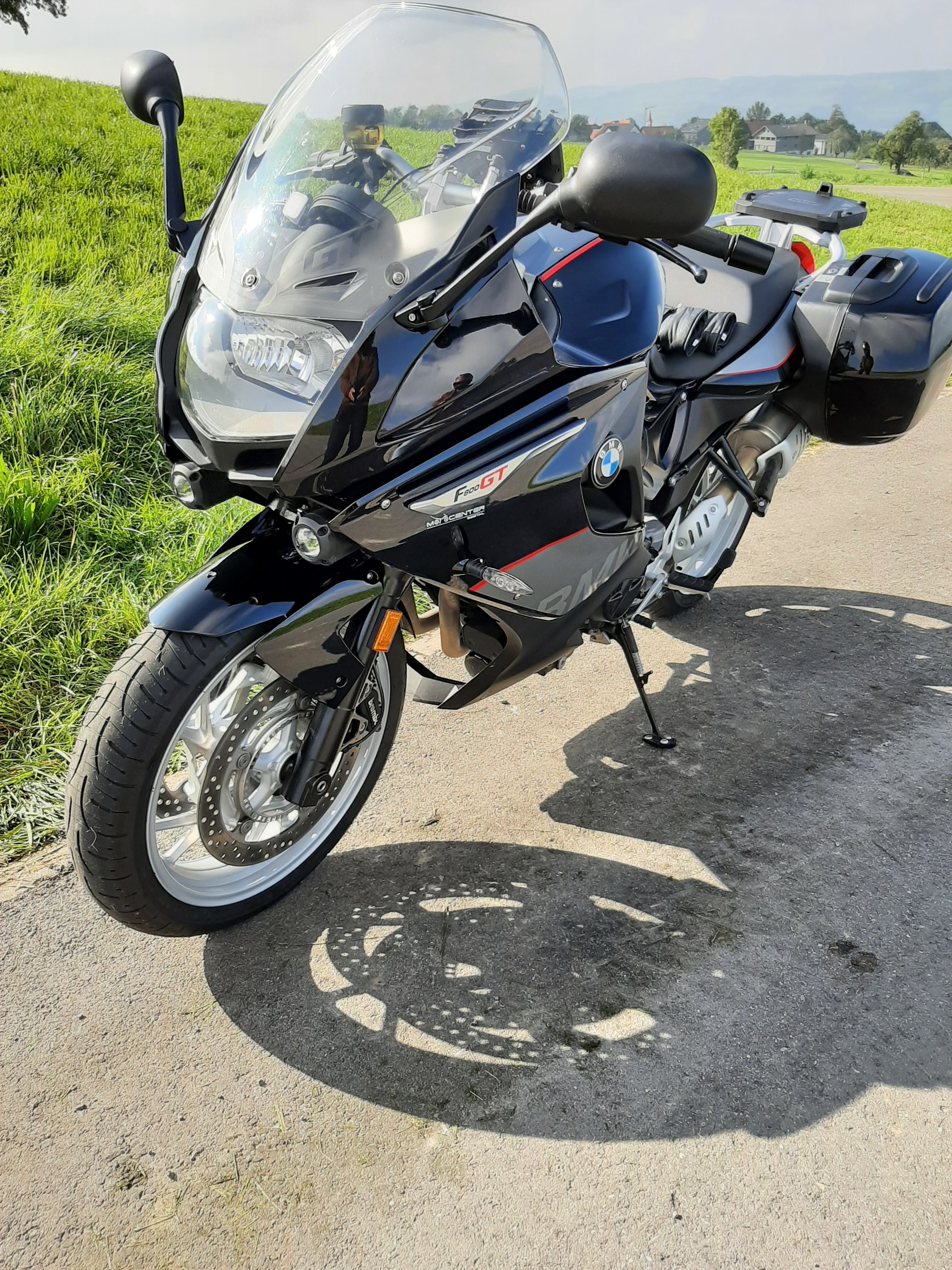 BMW F 800 GT-image-1