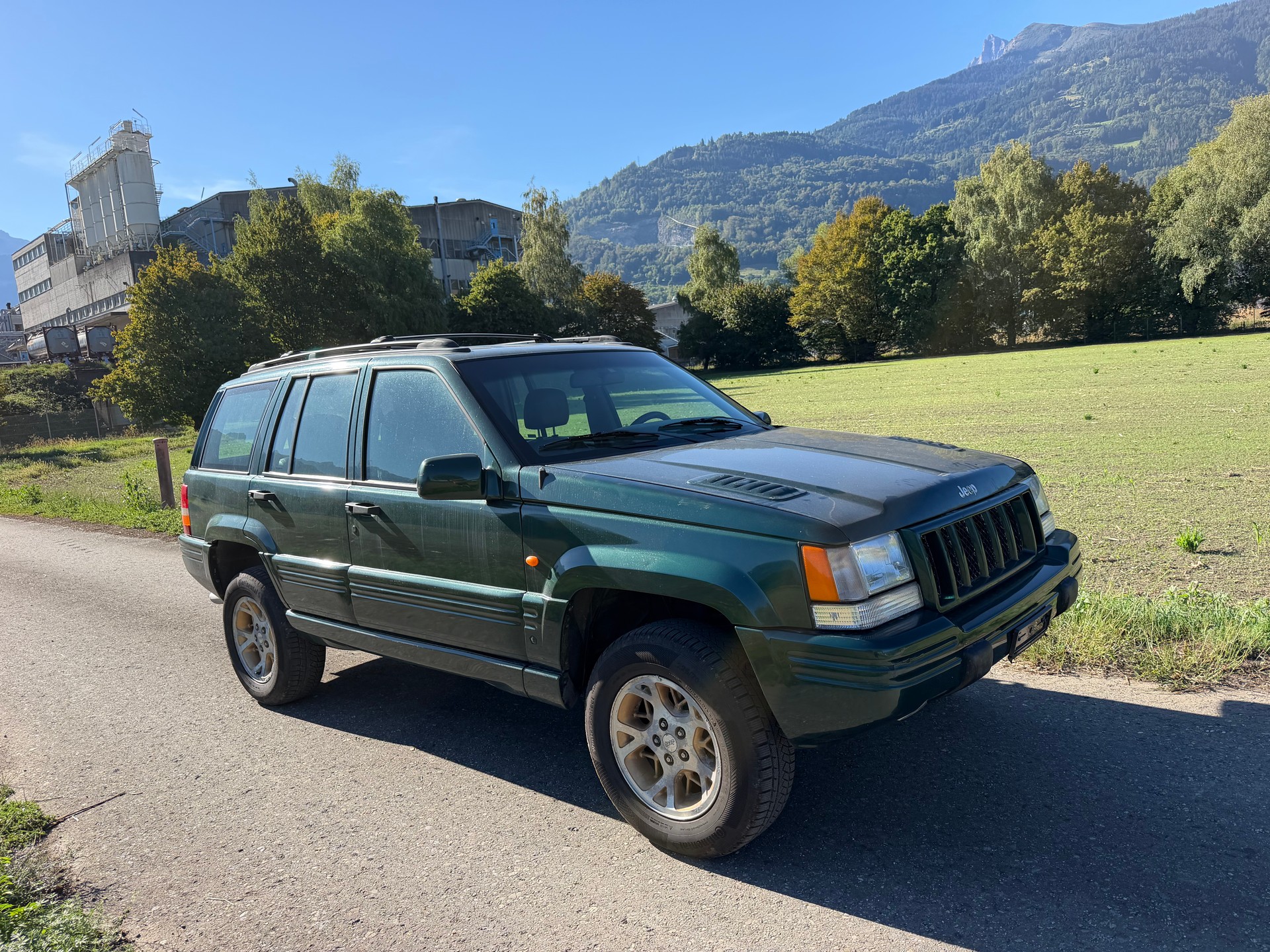 JEEP Grand Cherokee 5.9 Limited LX Automatic