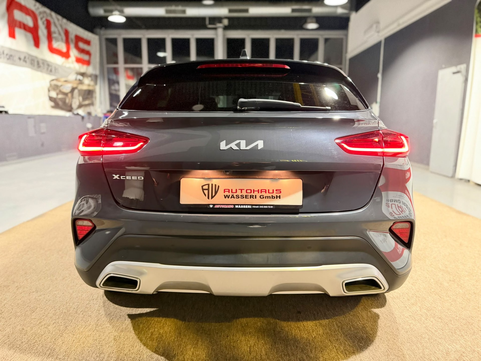KIA XCeed 1.5 T-GDi MHEV Black Edition-showroom-element-3