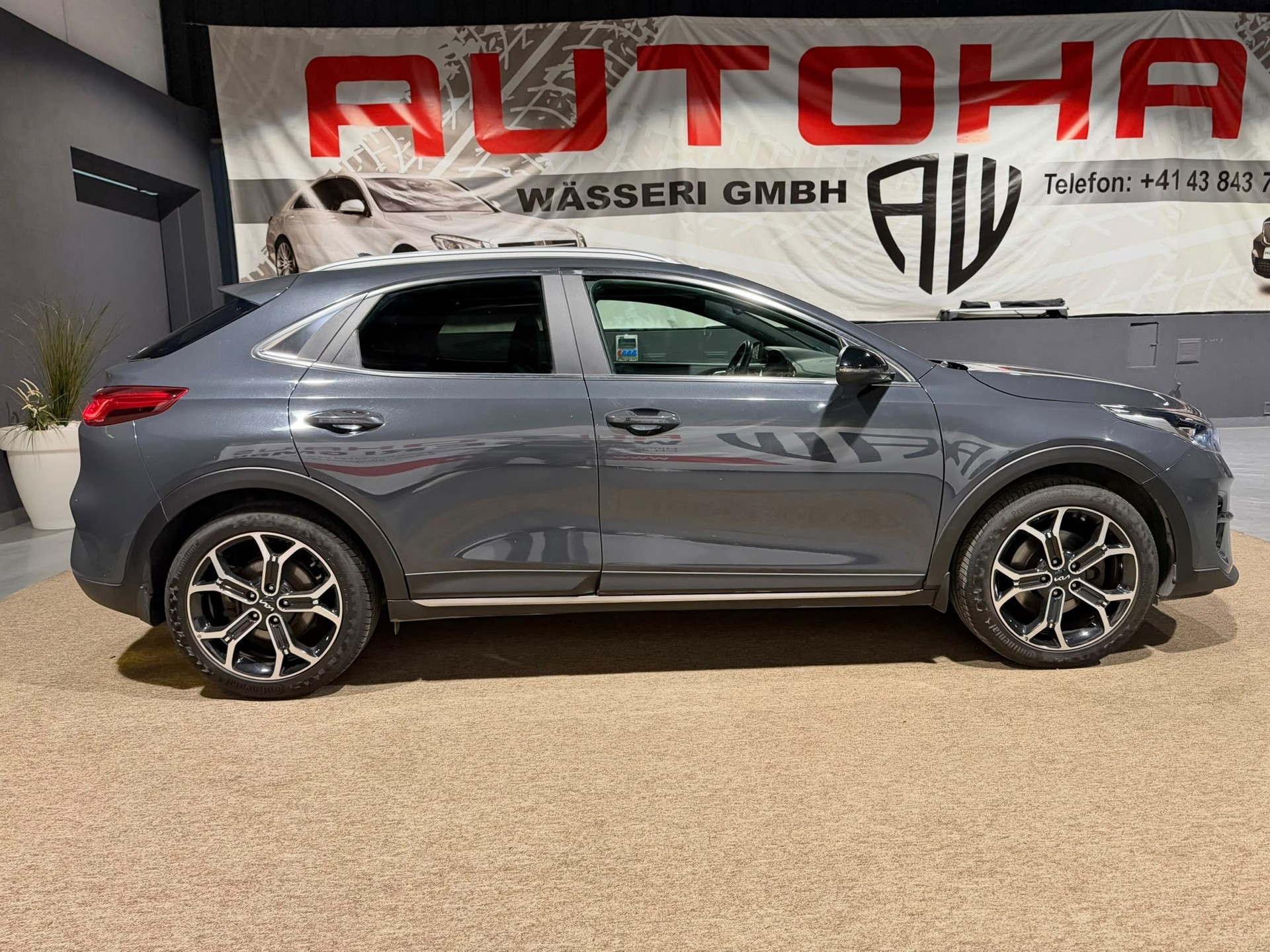 KIA XCeed 1.5 T-GDi MHEV Black Edition-showroom-element-1