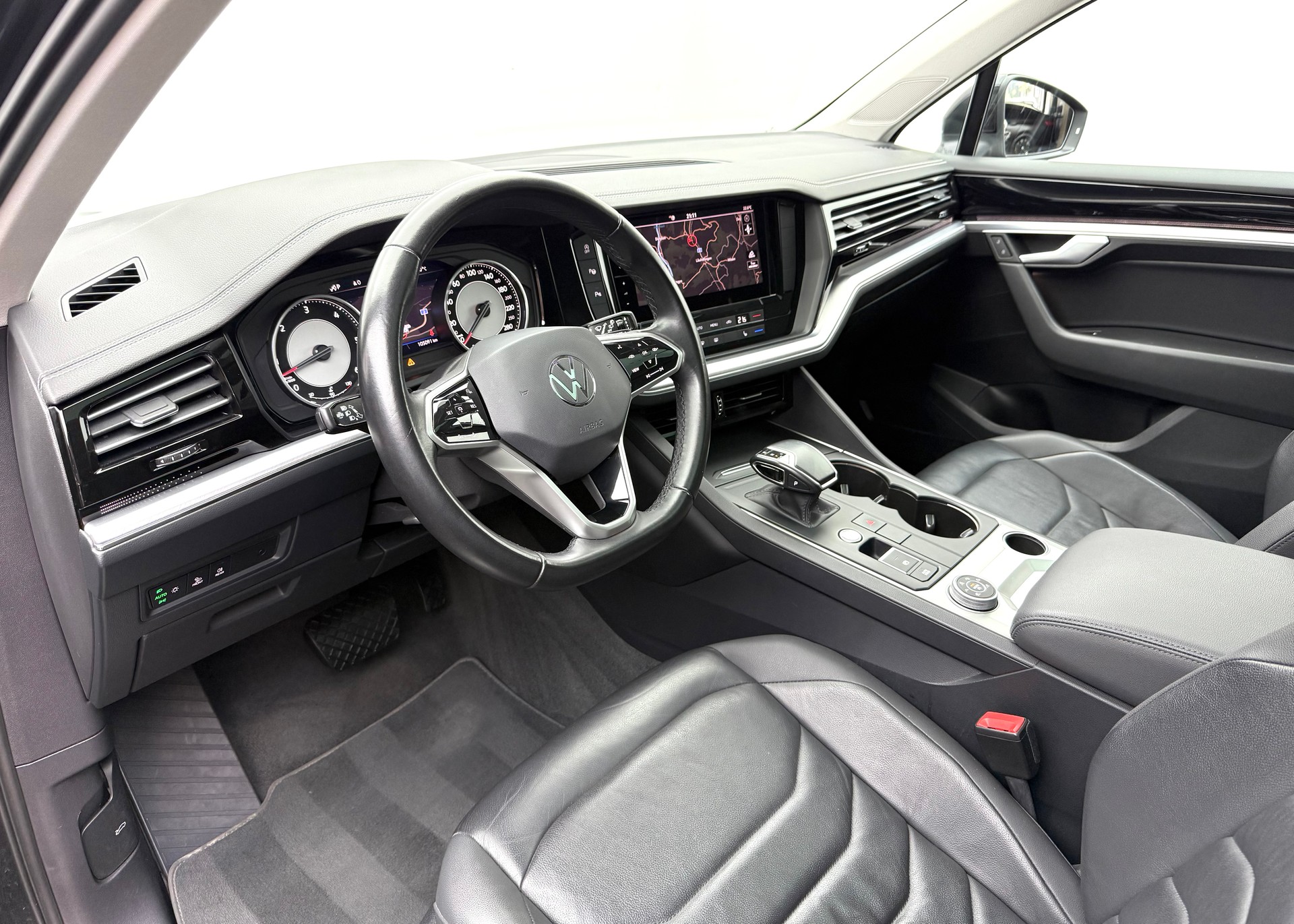 VW Touareg 3.0 TDI Elegance Tiptronic-image-7