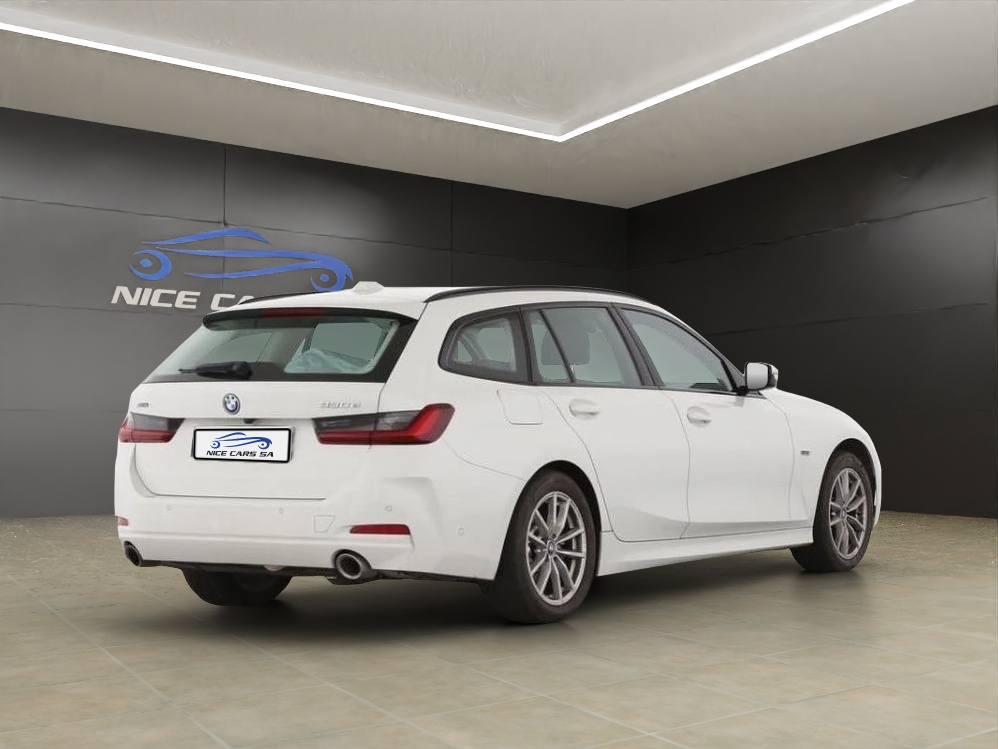 BMW 330e x DriveTouring Steptronic-showroom-element-3