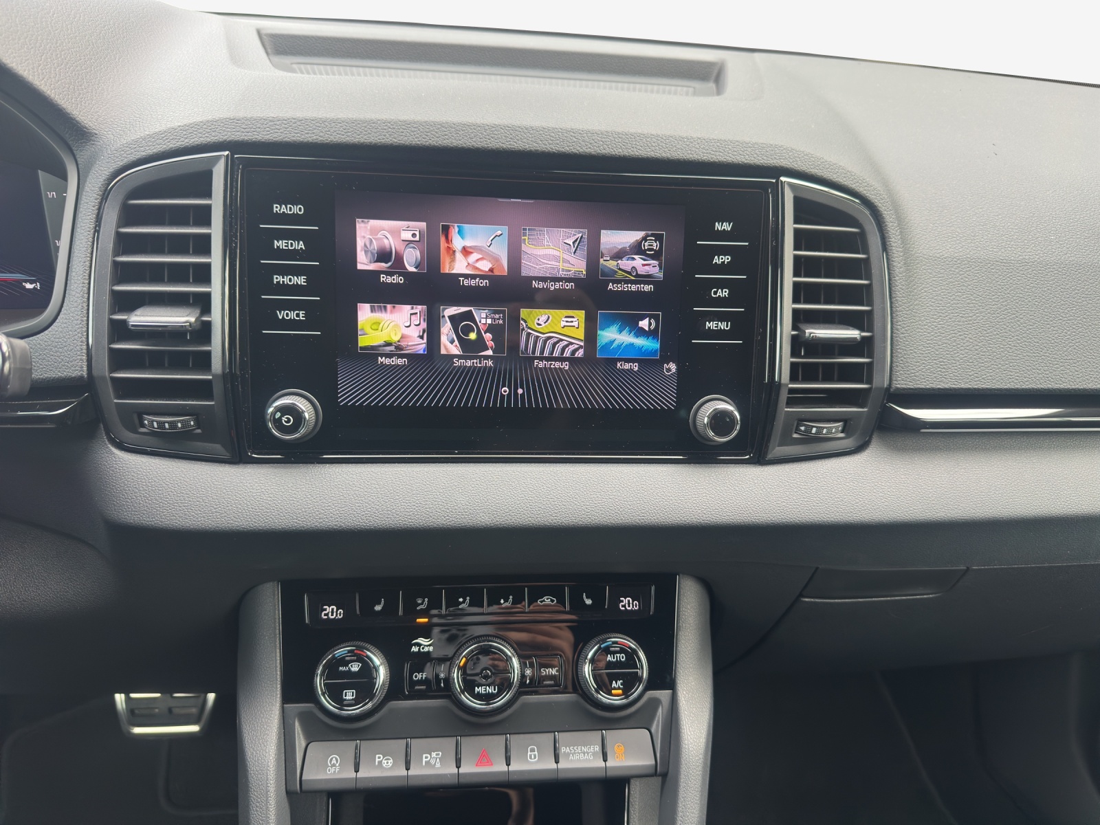 SKODA Karoq 1.5 TSI SportLine DSG-image-10