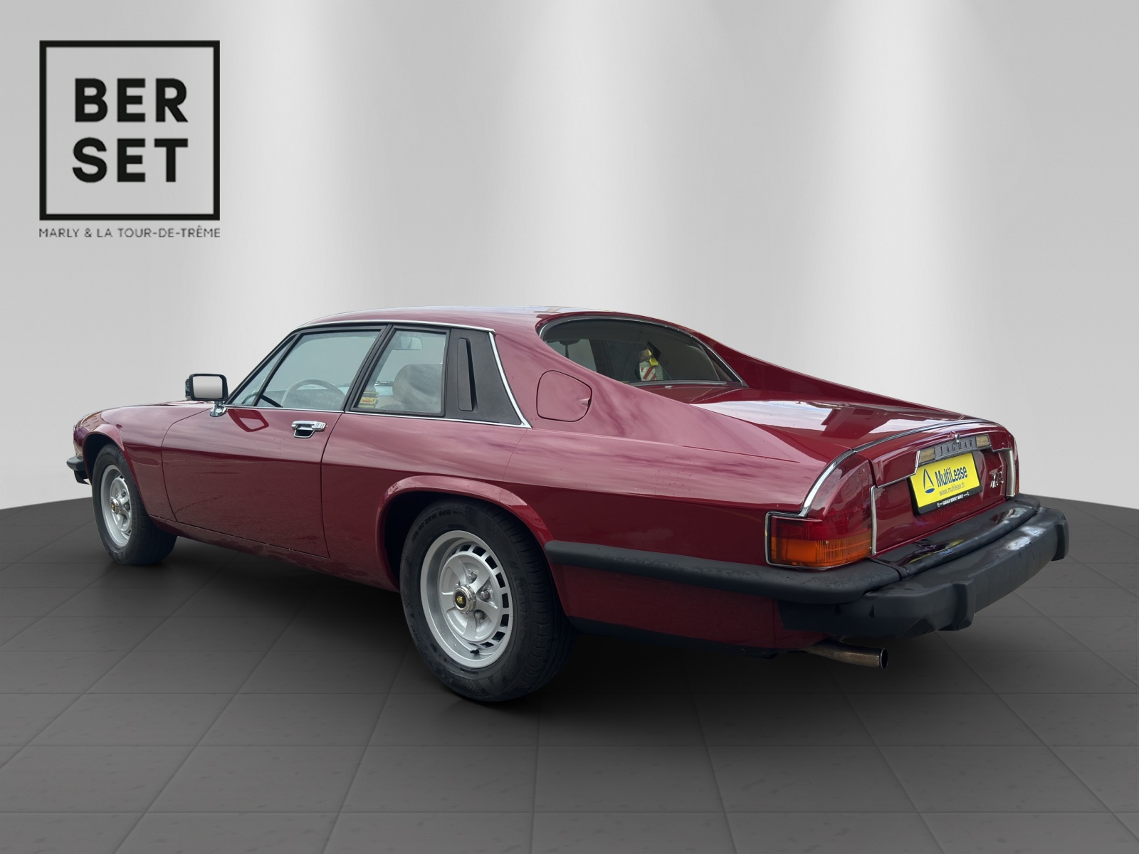 JAGUAR XJ-S-showroom-element-2