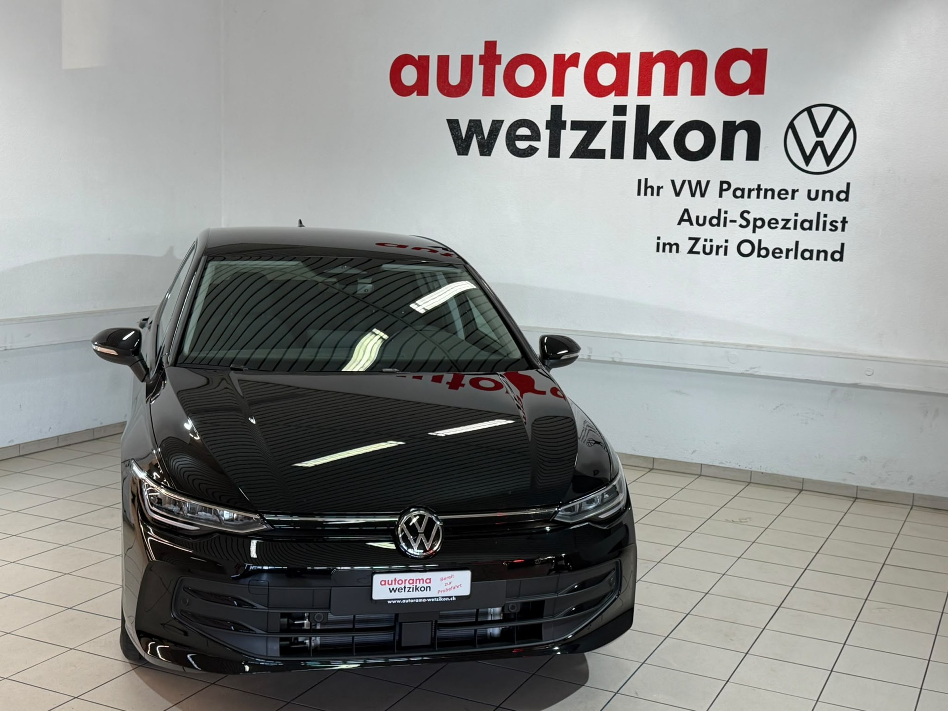 VW Golf 1.5 TSI Basis-showroom-element-1