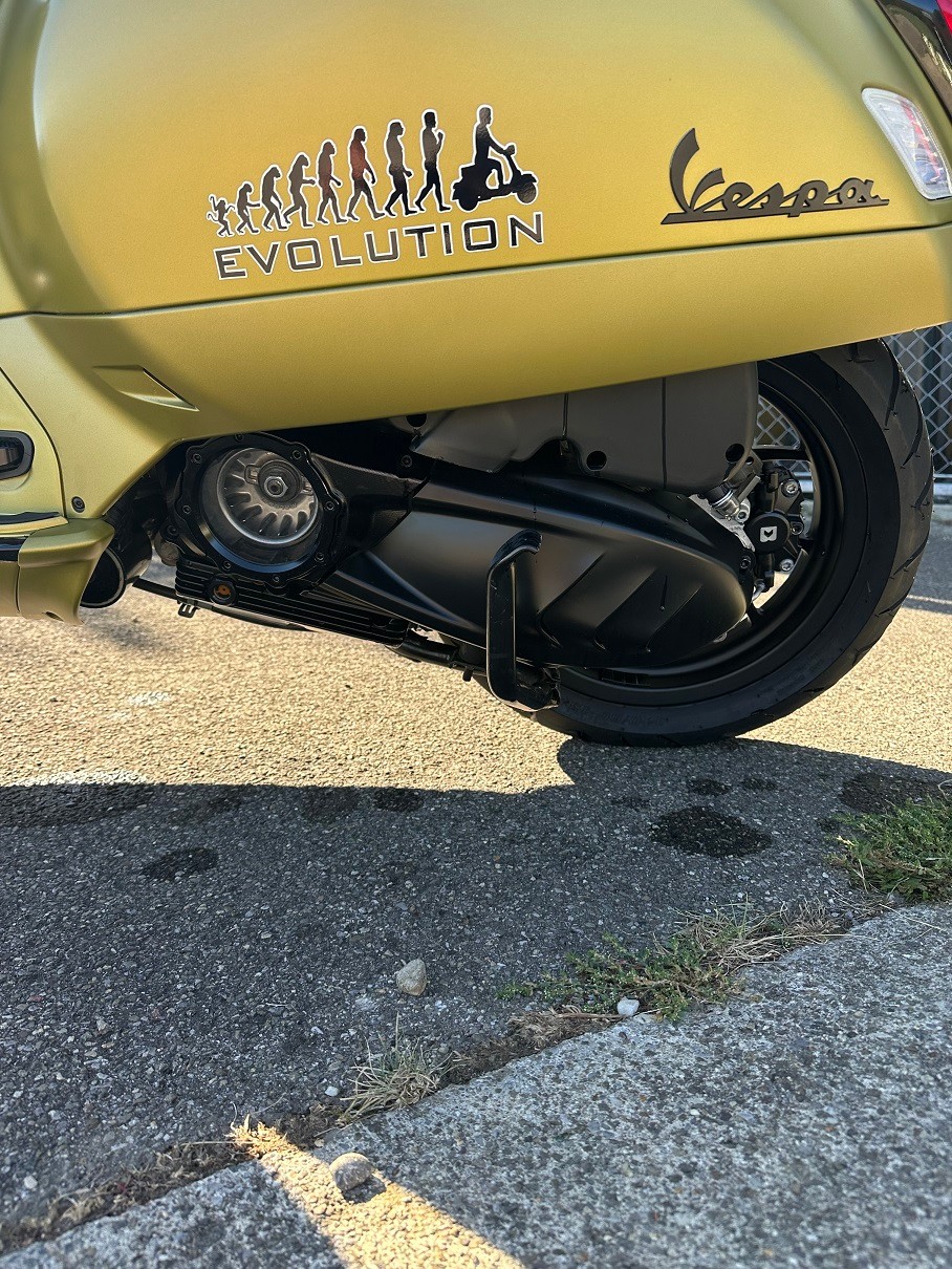 PIAGGIO Vespa GTS 300 Super Sport ABS-image-6