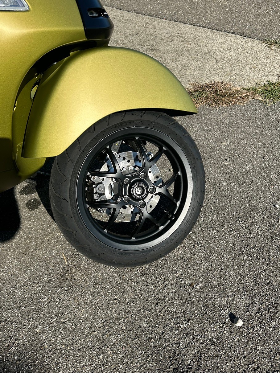 PIAGGIO Vespa GTS 300 Super Sport ABS-image-3