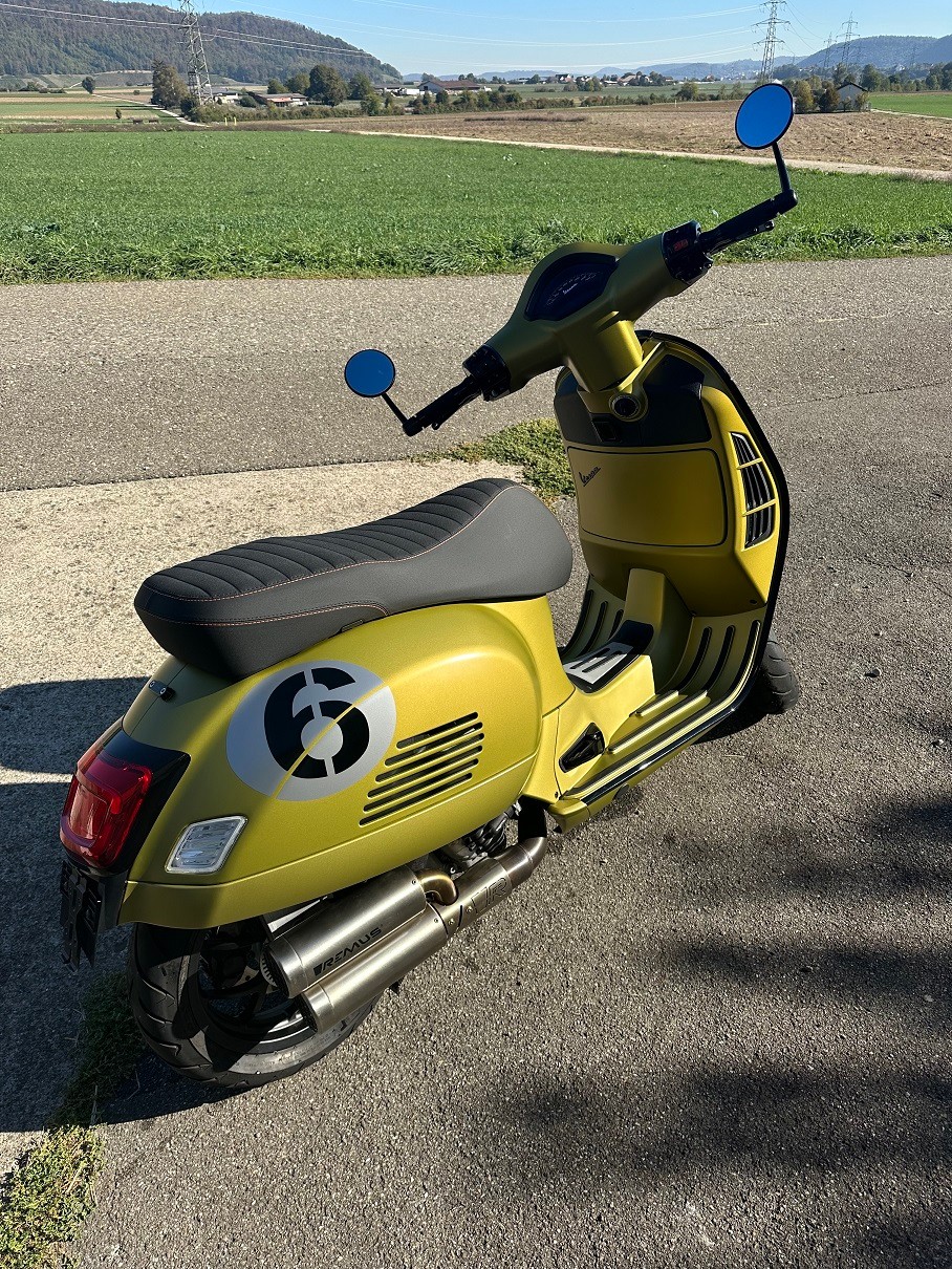 PIAGGIO Vespa GTS 300 Super Sport ABS-image-1