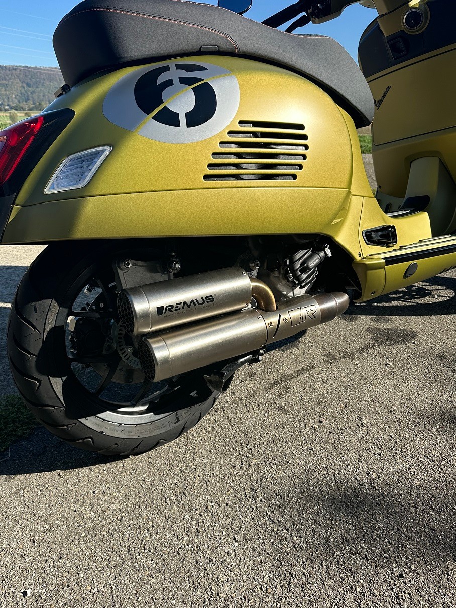PIAGGIO Vespa GTS 300 Super Sport ABS-image-2